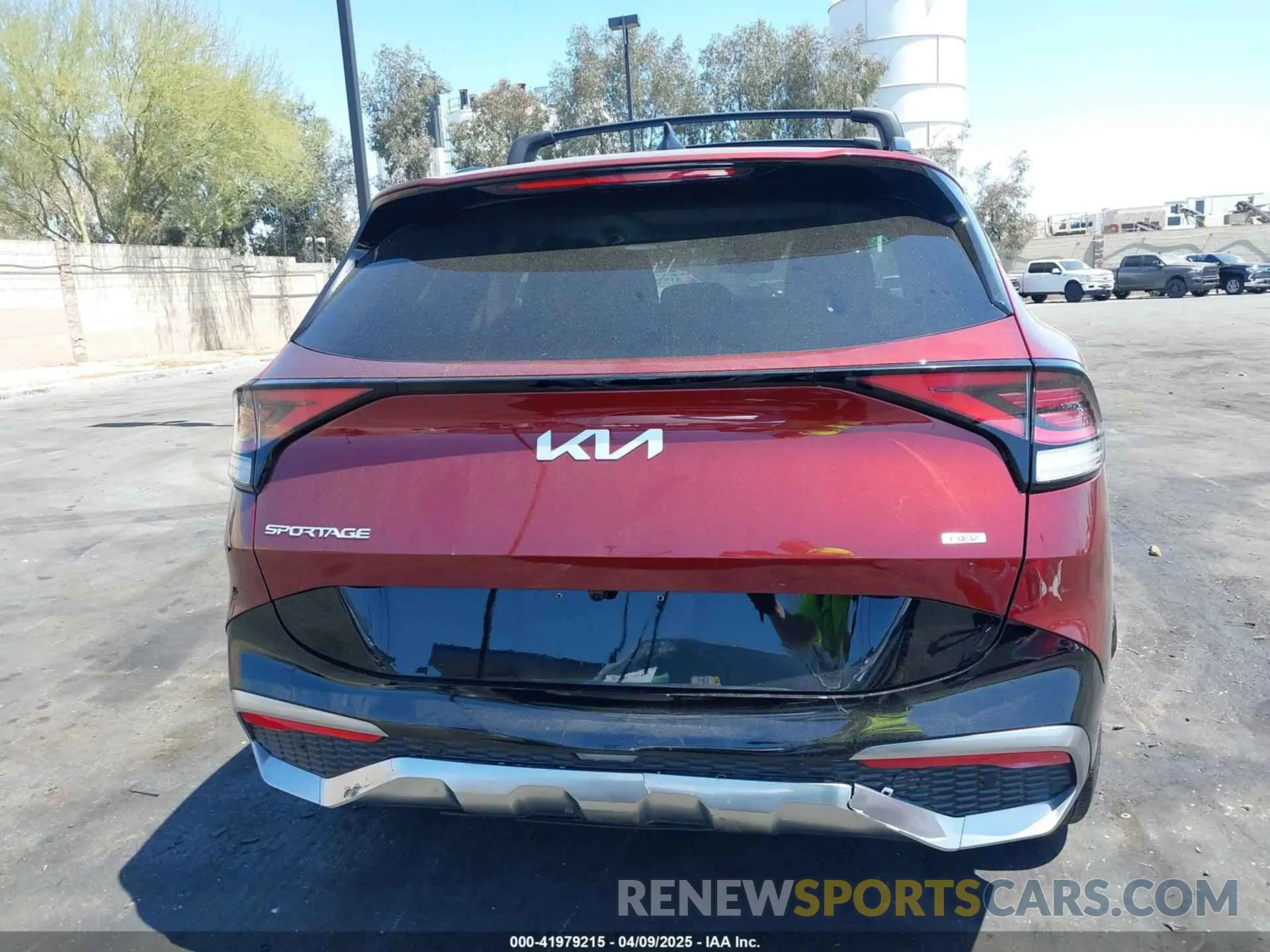 17 Photograph of a damaged car KNDPXCDGXR7172057 KIA SPORTAGE HYBRID 2024