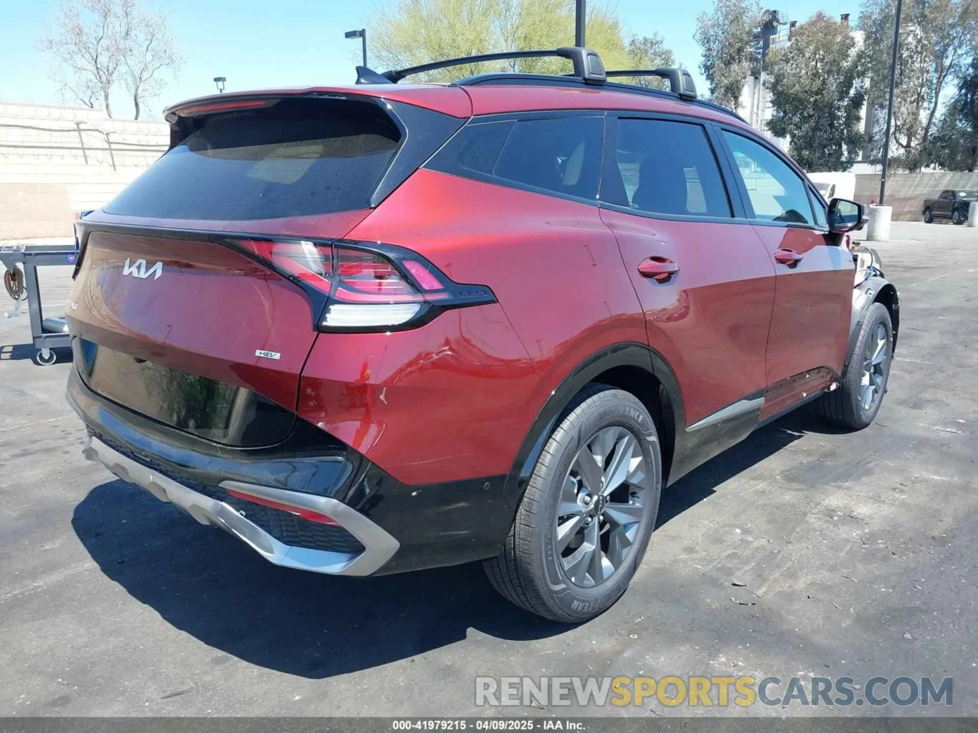 4 Photograph of a damaged car KNDPXCDGXR7172057 KIA SPORTAGE HYBRID 2024