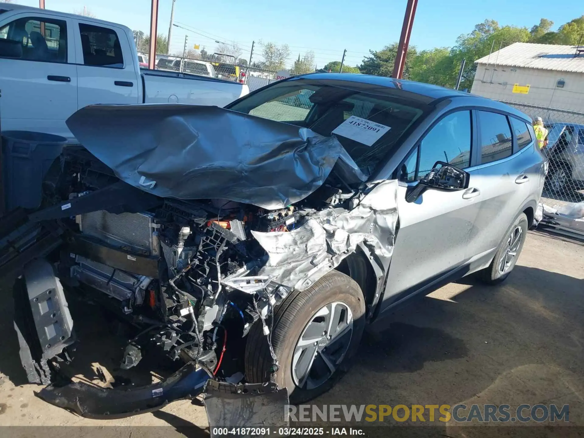 2 Photograph of a damaged car KNDPU3DG0S7197354 KIA SPORTAGE HYBRID 2025