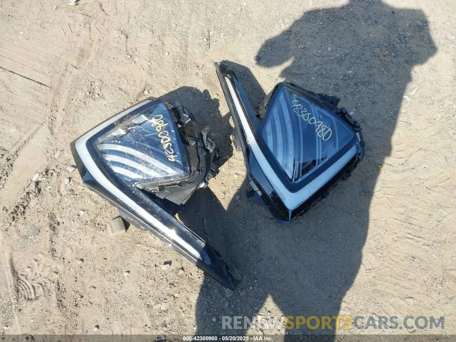 12 Photograph of a damaged car KNDPU3DG4S7193680 KIA SPORTAGE HYBRID 2025