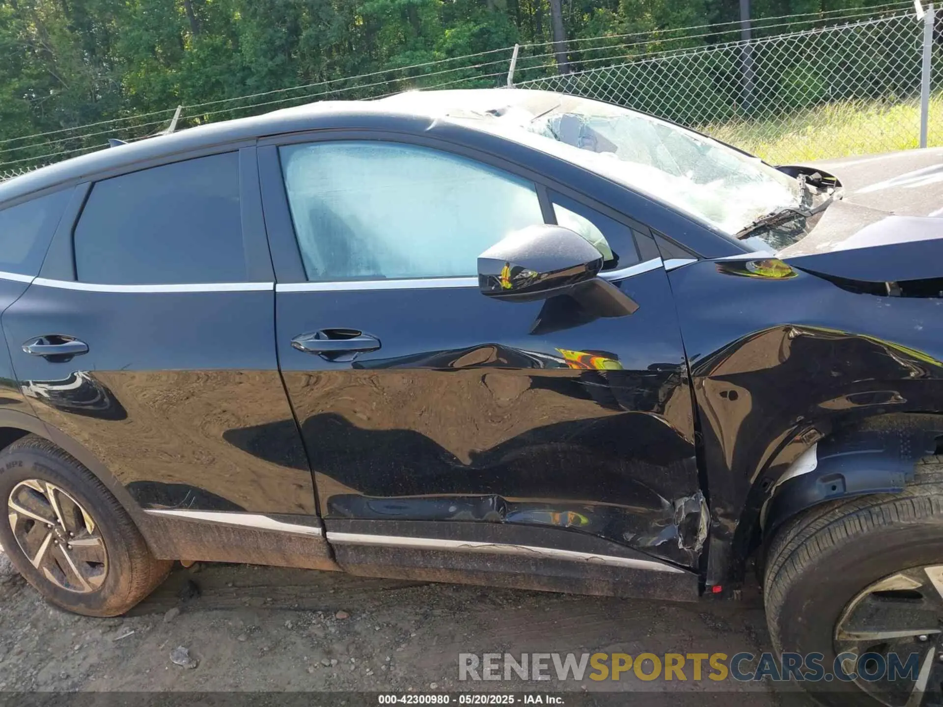 14 Photograph of a damaged car KNDPU3DG4S7193680 KIA SPORTAGE HYBRID 2025