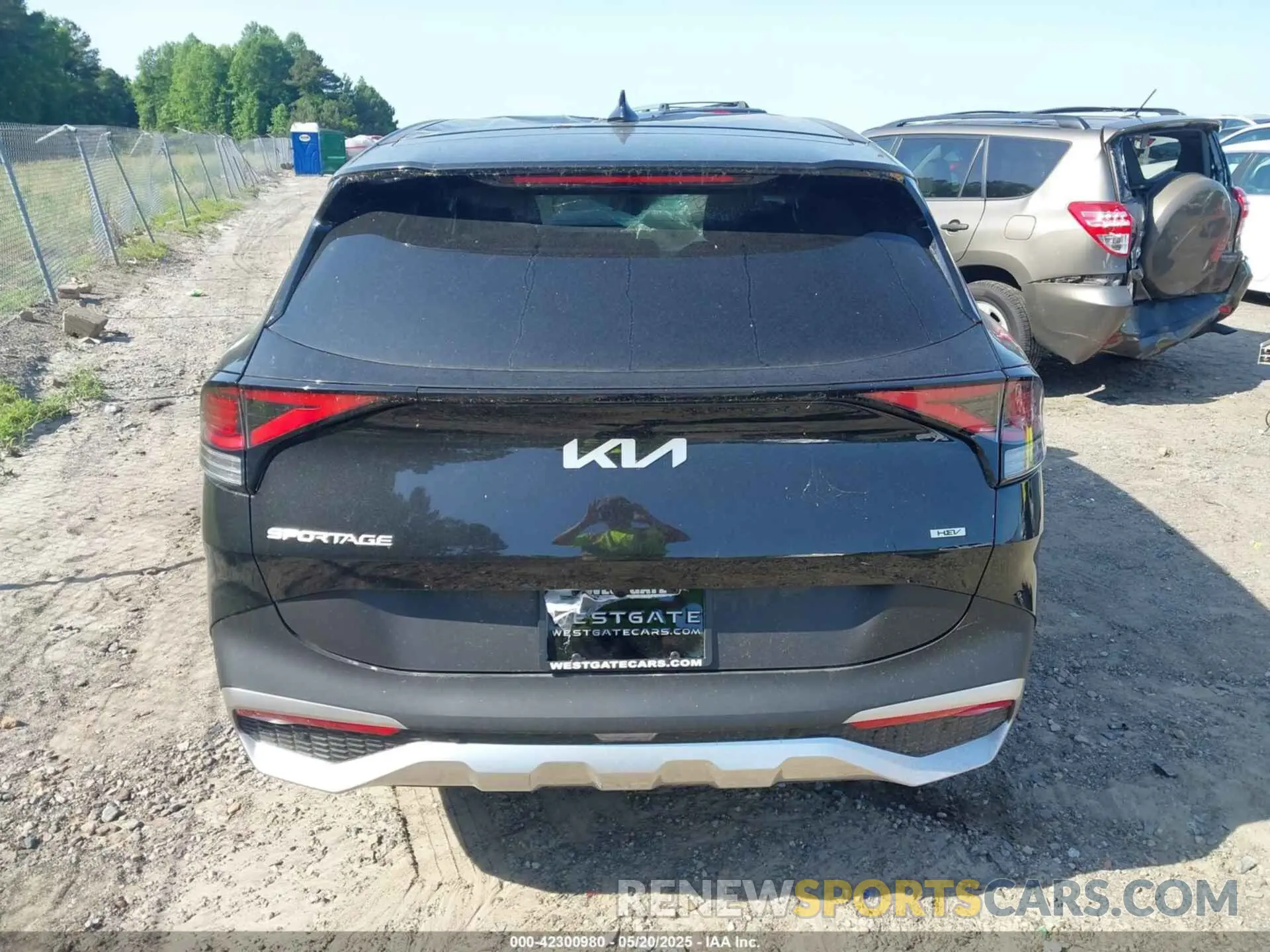 17 Photograph of a damaged car KNDPU3DG4S7193680 KIA SPORTAGE HYBRID 2025