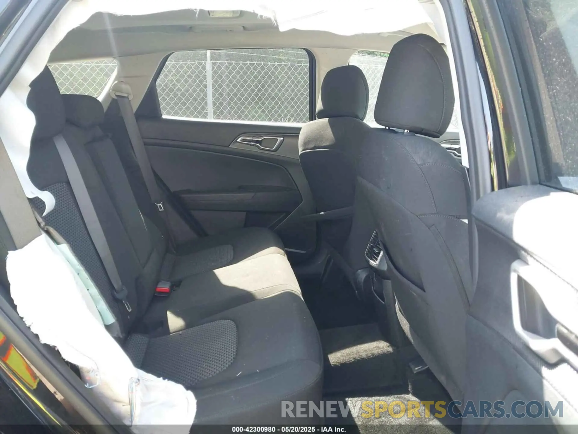 8 Photograph of a damaged car KNDPU3DG4S7193680 KIA SPORTAGE HYBRID 2025