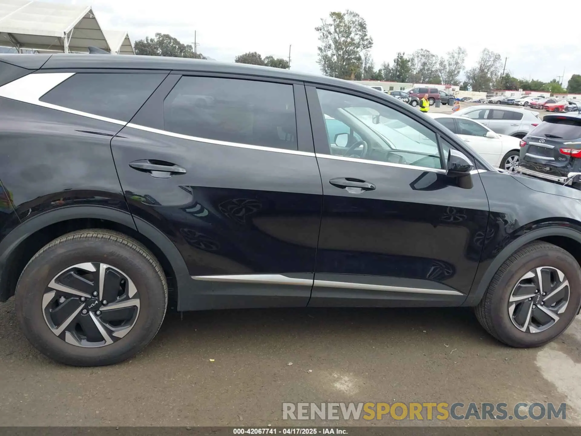 13 Photograph of a damaged car KNDPUCDG8S7181774 KIA SPORTAGE HYBRID 2025