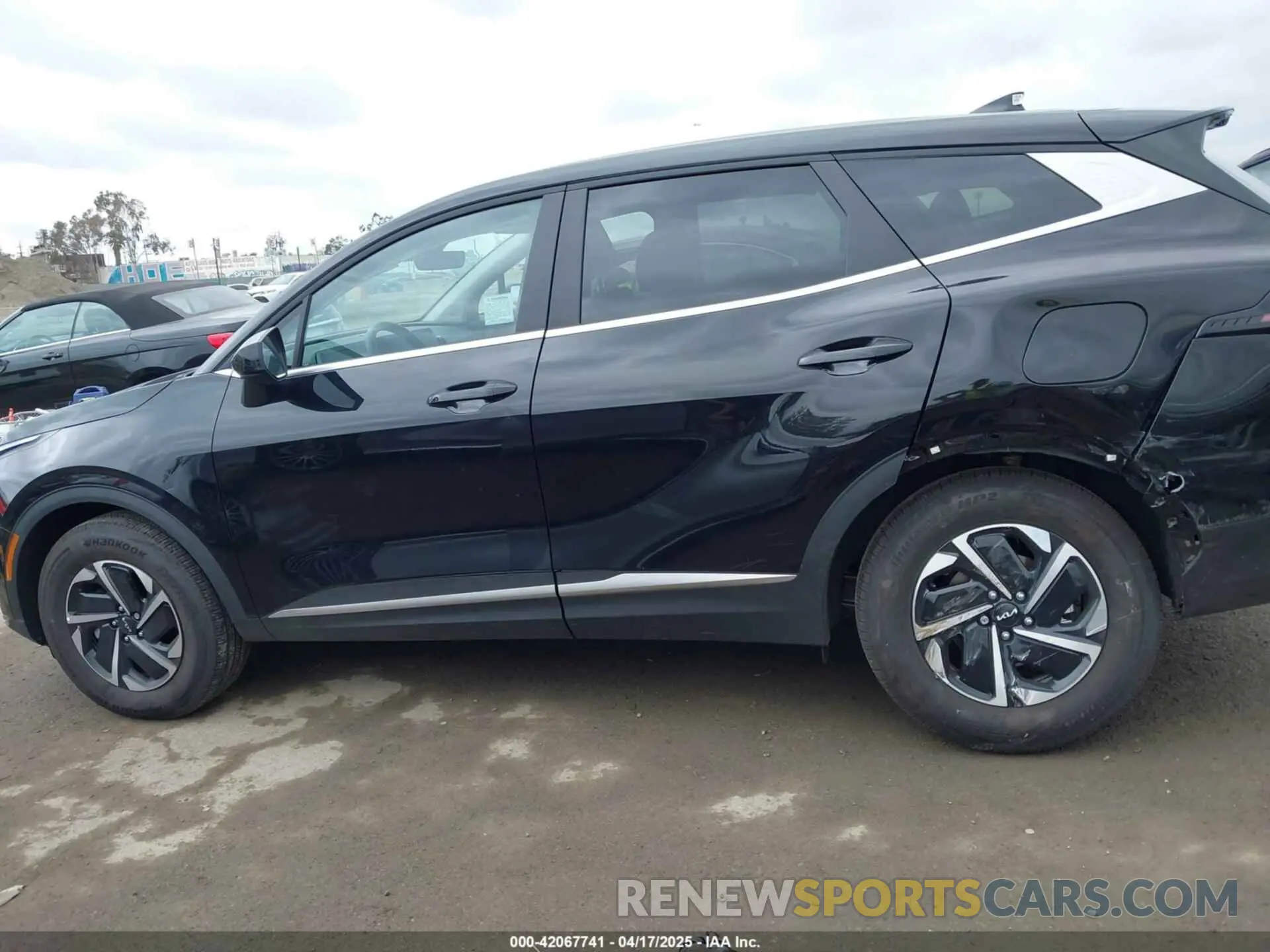 14 Photograph of a damaged car KNDPUCDG8S7181774 KIA SPORTAGE HYBRID 2025