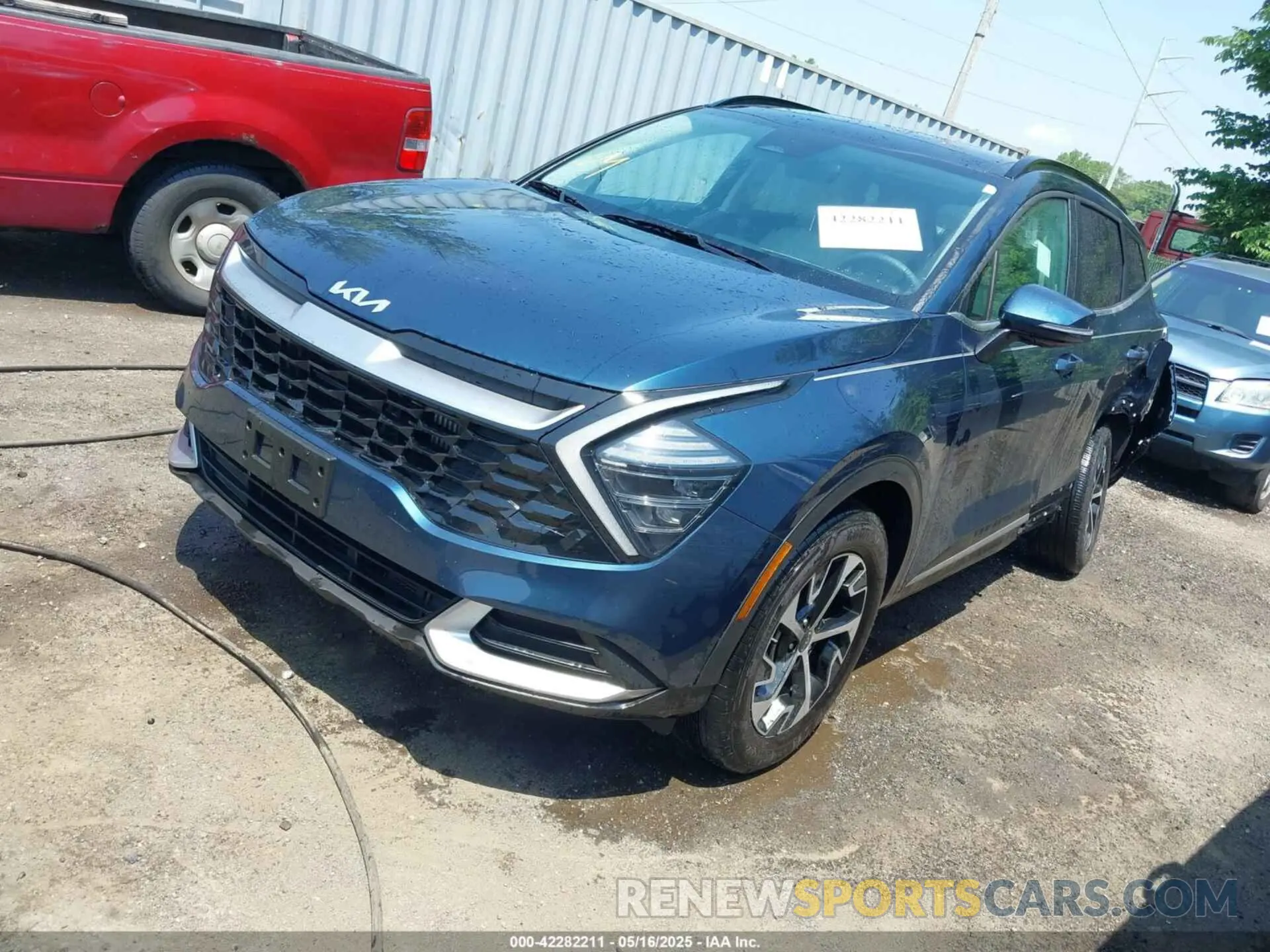 2 Photograph of a damaged car KNDPVCDG1S7223635 KIA SPORTAGE HYBRID 2025