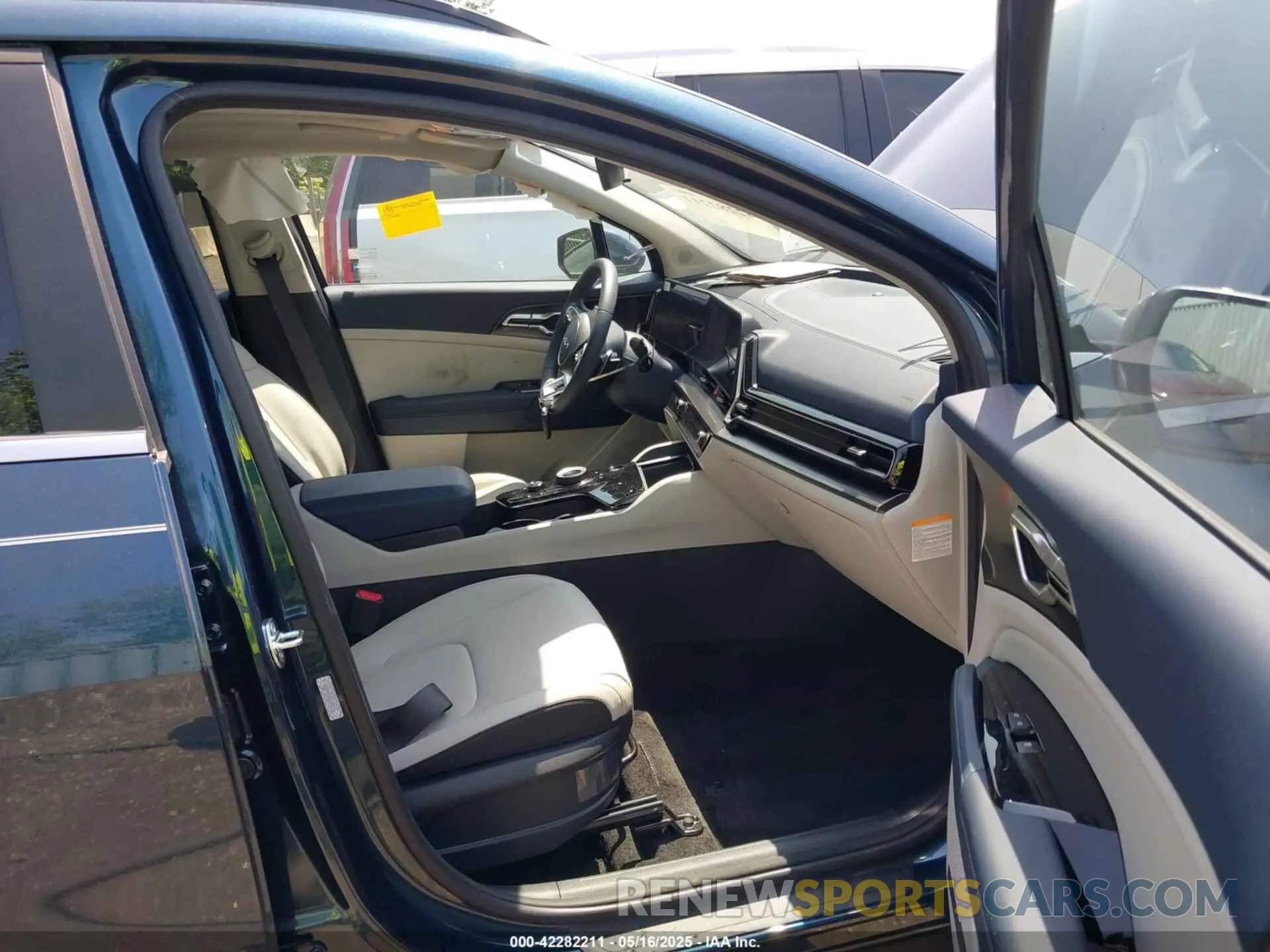 5 Photograph of a damaged car KNDPVCDG1S7223635 KIA SPORTAGE HYBRID 2025