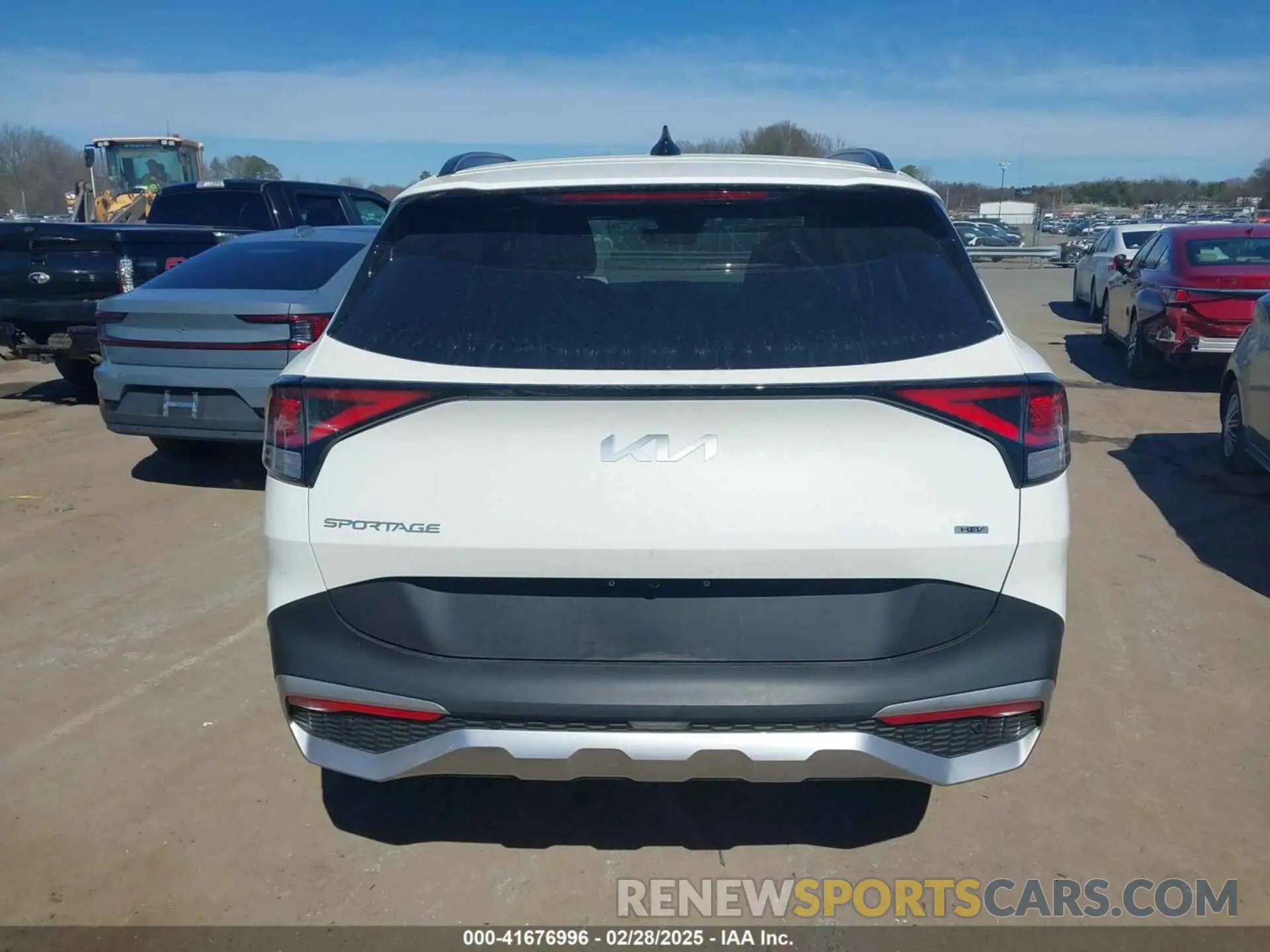 16 Photograph of a damaged car KNDPVCDG3S7192307 KIA SPORTAGE HYBRID 2025