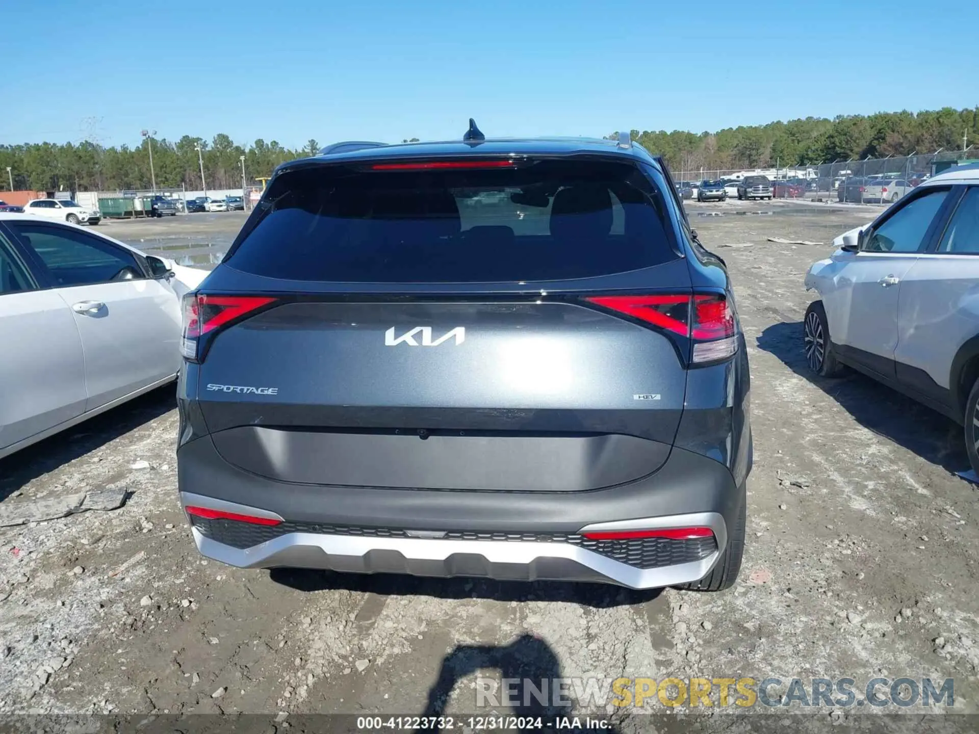 16 Photograph of a damaged car KNDPVCDG9S7196796 KIA SPORTAGE HYBRID 2025