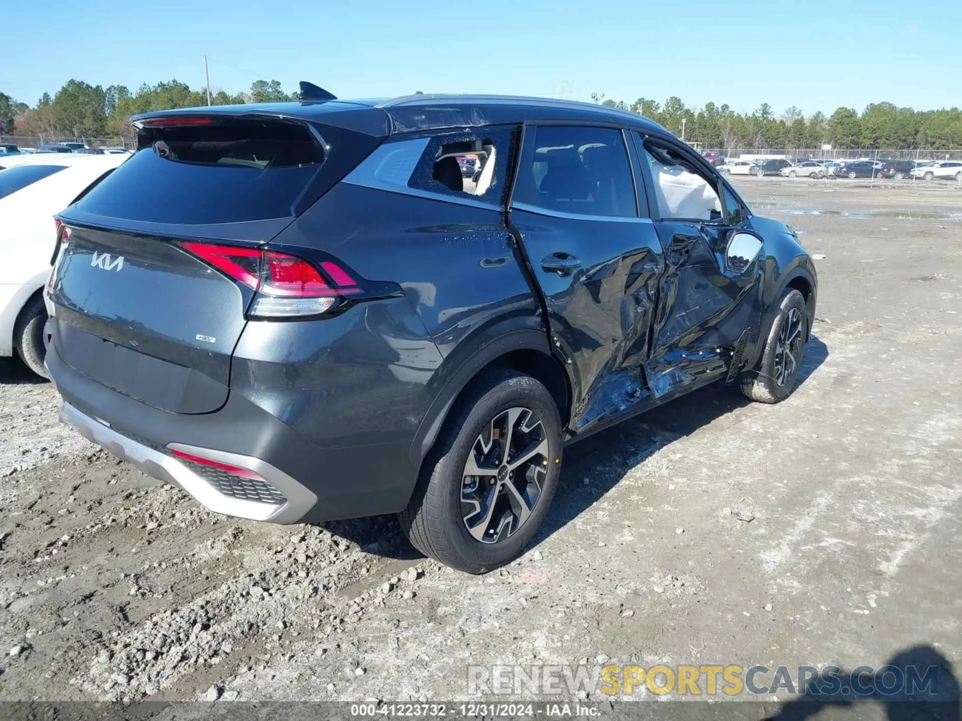 4 Photograph of a damaged car KNDPVCDG9S7196796 KIA SPORTAGE HYBRID 2025