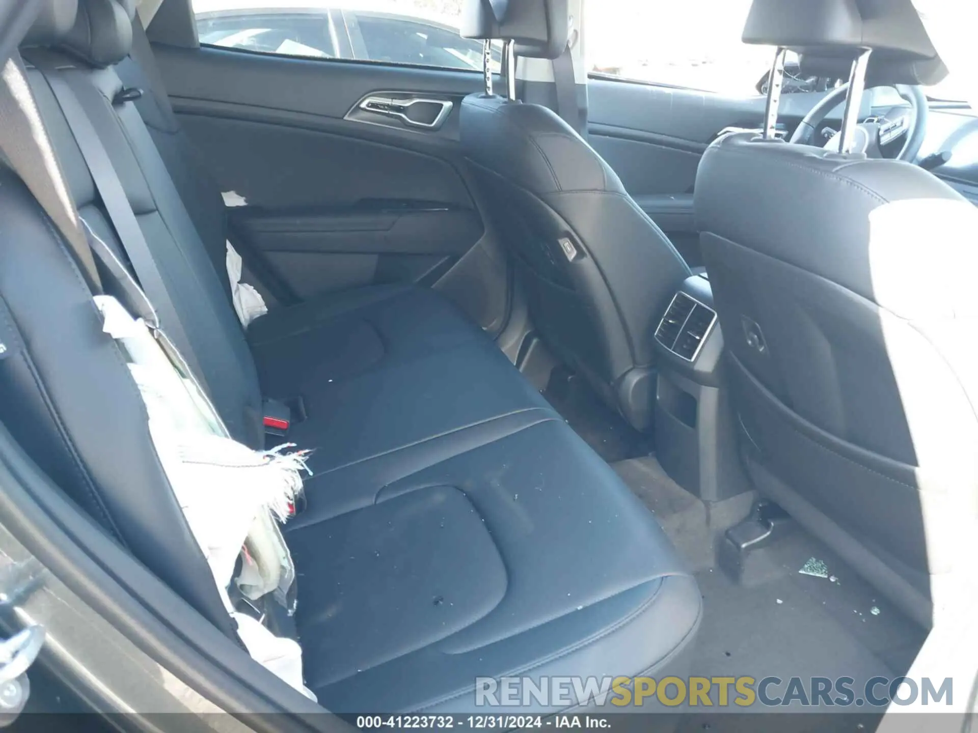 8 Photograph of a damaged car KNDPVCDG9S7196796 KIA SPORTAGE HYBRID 2025