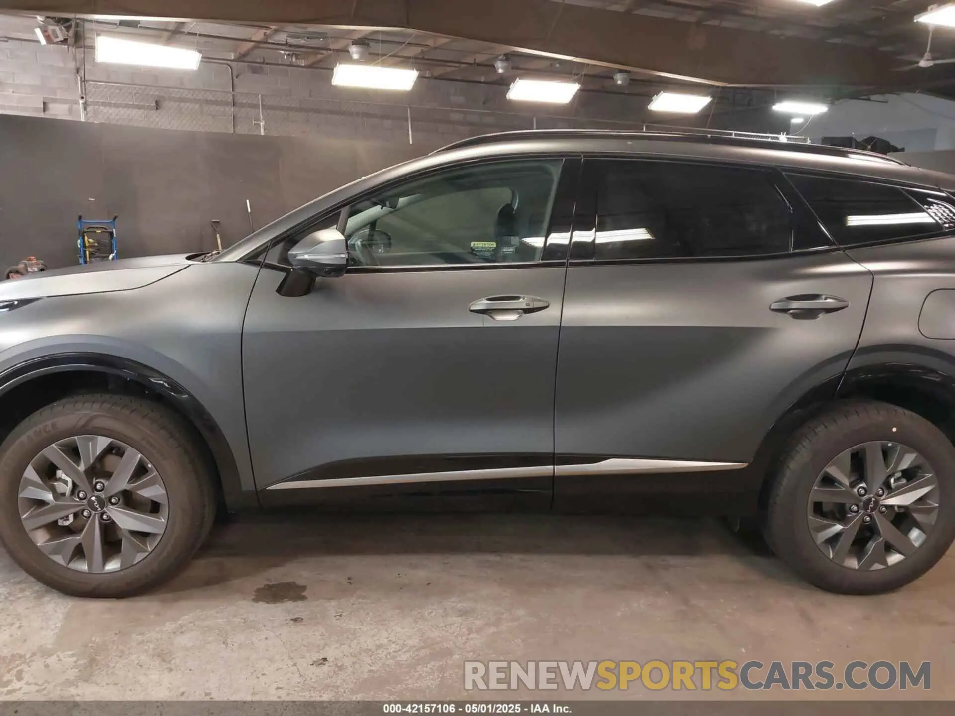 14 Photograph of a damaged car KNDPXCDG9S7190801 KIA SPORTAGE HYBRID 2025