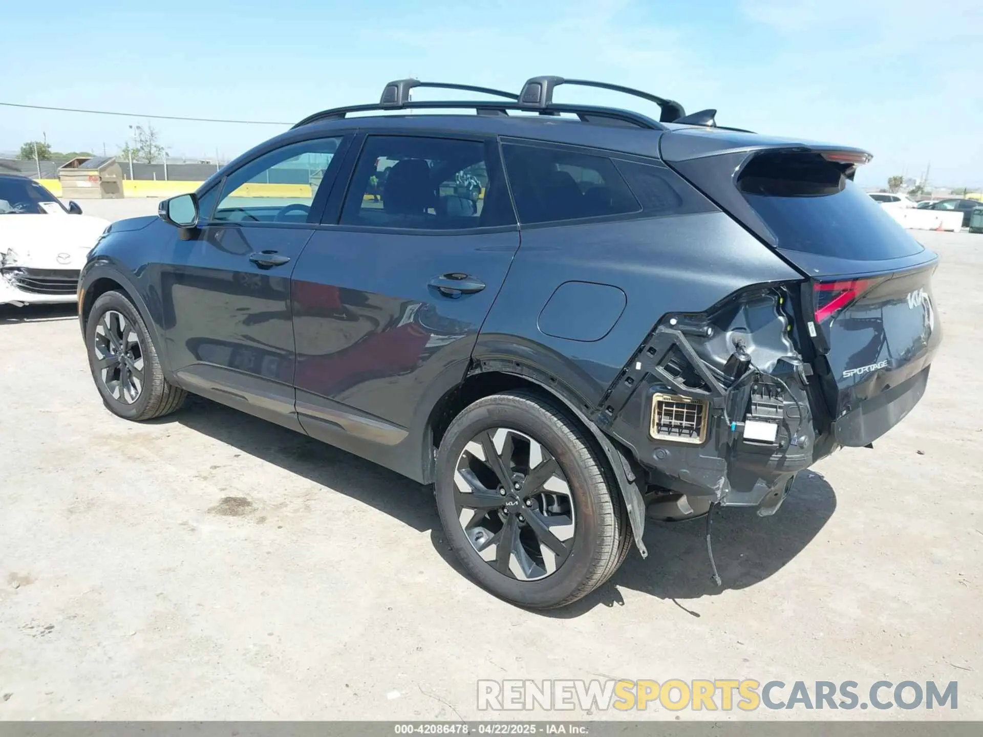 3 Photograph of a damaged car KNDPYDAH8P7109360 KIA SPORTAGE PLUG-IN HYBRID 2023