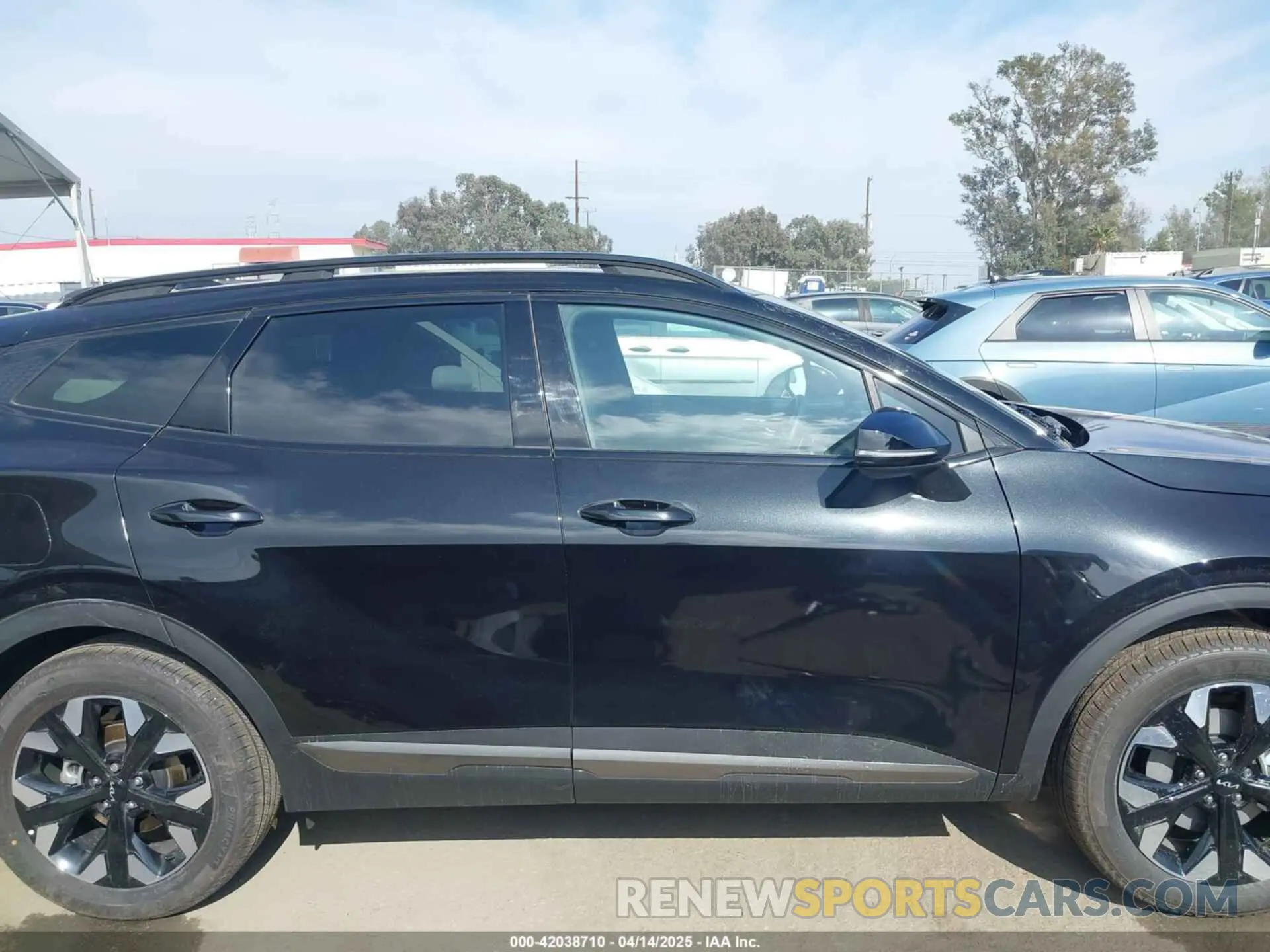 13 Photograph of a damaged car KNDPYDDH5R7136787 KIA SPORTAGE PLUG-IN HYBRID 2024