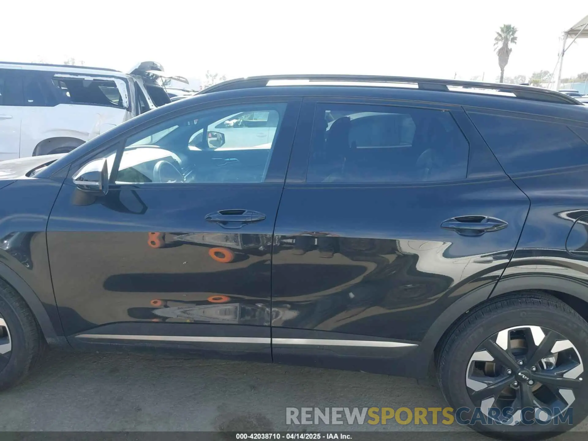 14 Photograph of a damaged car KNDPYDDH5R7136787 KIA SPORTAGE PLUG-IN HYBRID 2024
