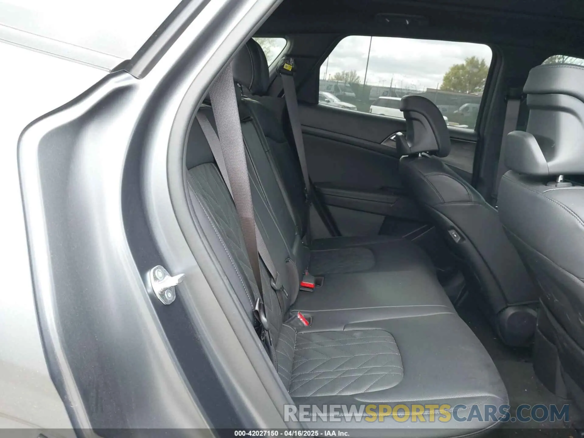 8 Photograph of a damaged car KNDPZDDH9R7166663 KIA SPORTAGE PLUG-IN HYBRID 2024