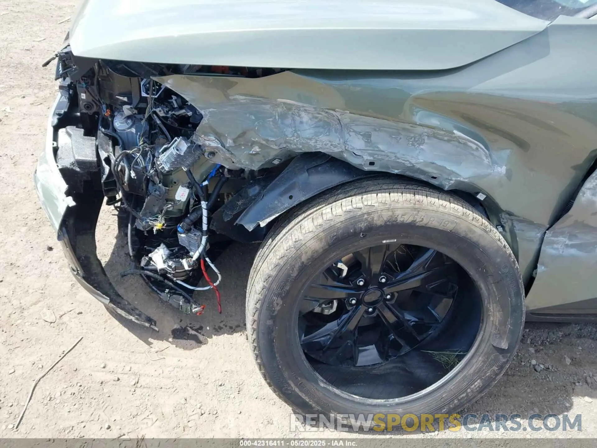 17 Photograph of a damaged car KNDPYDDH1S7217775 KIA SPORTAGE PLUG-IN HYBRID 2025