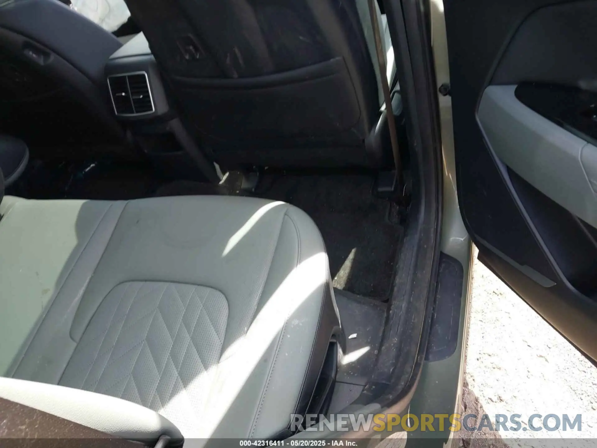 8 Photograph of a damaged car KNDPYDDH1S7217775 KIA SPORTAGE PLUG-IN HYBRID 2025