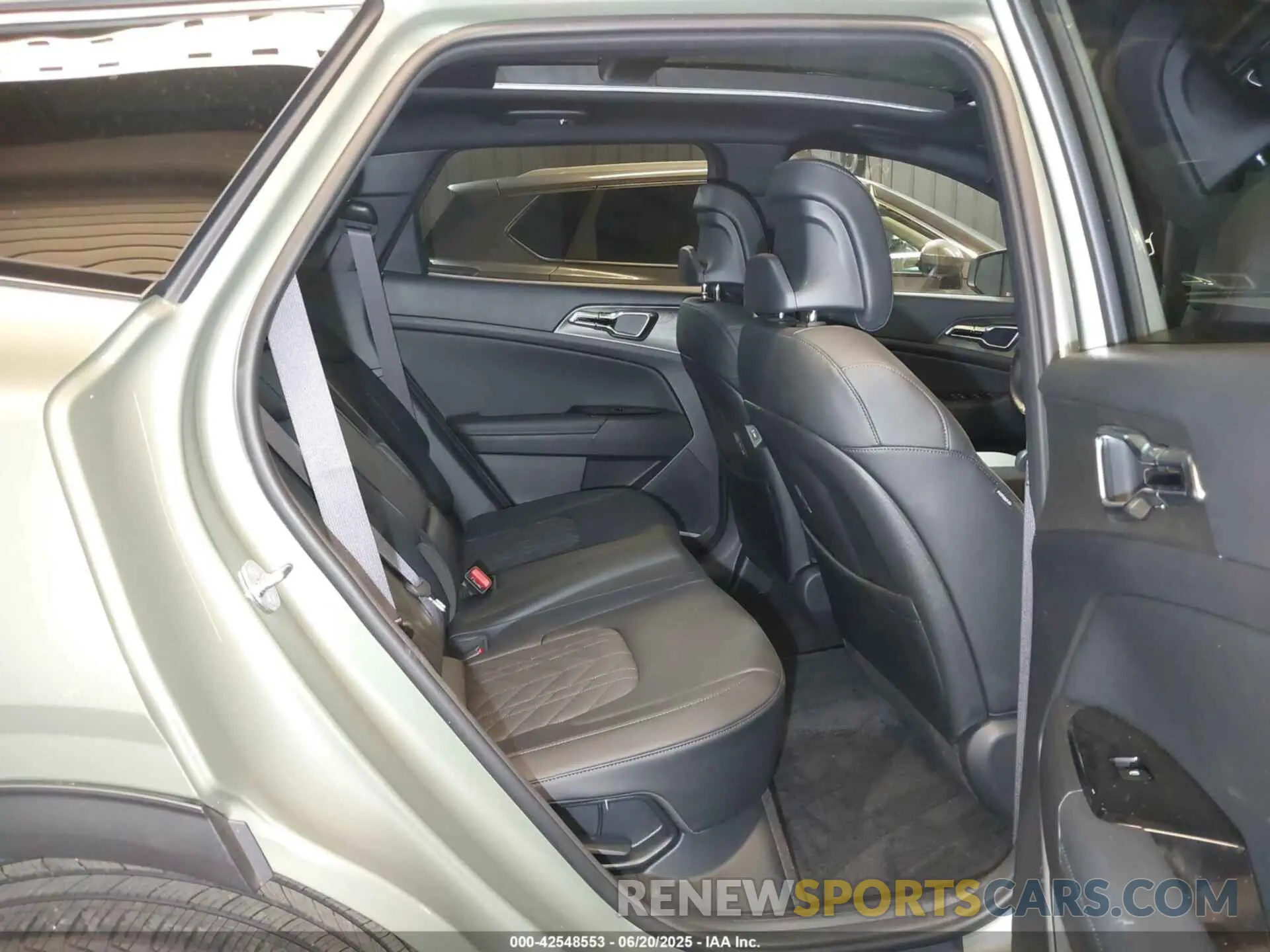 8 Photograph of a damaged car KNDPYDDH2S7187251 KIA SPORTAGE PLUG-IN HYBRID 2025