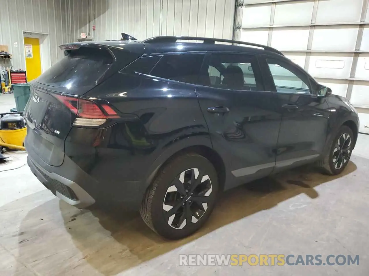 3 Photograph of a damaged car 5XYK6CAF2PG016071 KIA SPORTAGE X 2023