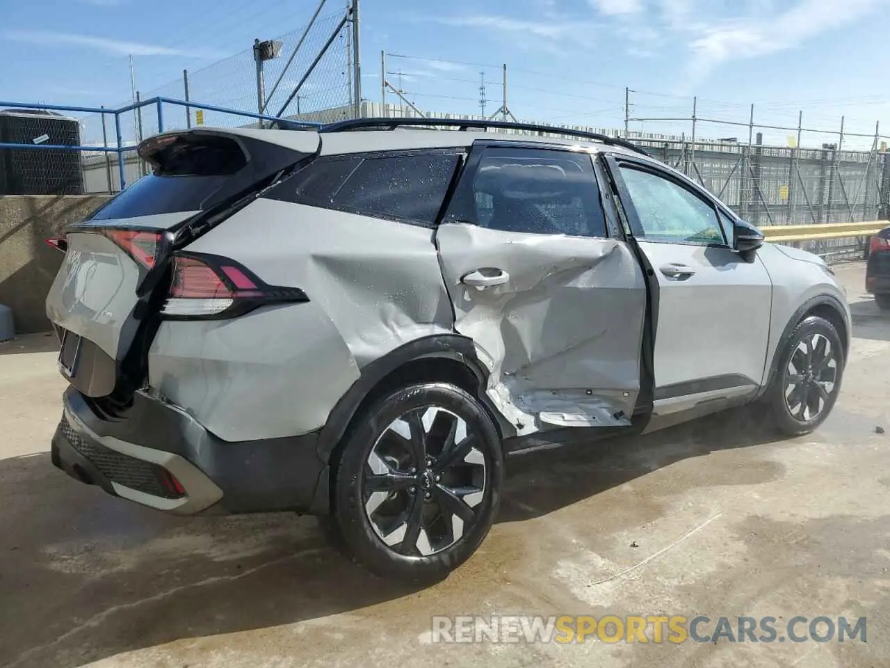 3 Photograph of a damaged car 5XYK6CAF3PG120925 KIA SPORTAGE X 2023