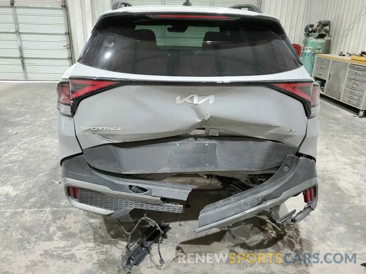 6 Photograph of a damaged car 5XYK6CAF6PG086687 KIA SPORTAGE X 2023