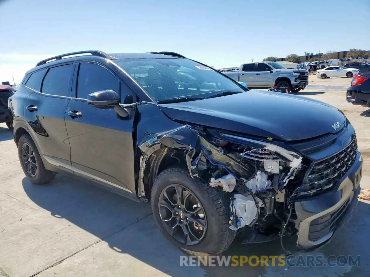4 Photograph of a damaged car 5XYK7CAF4PG036819 KIA SPORTAGE X 2023