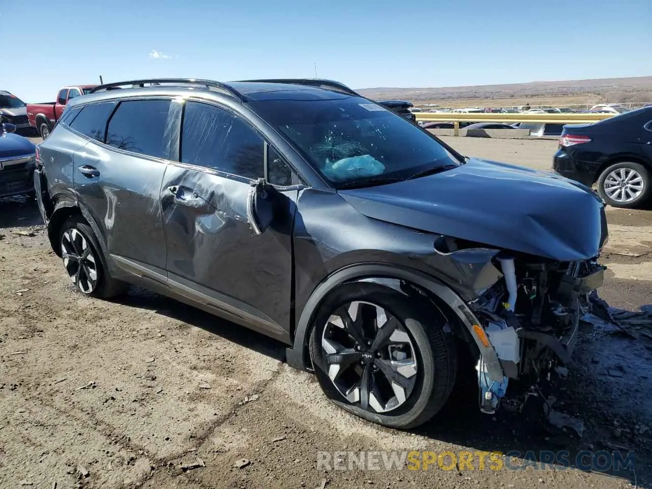 4 Photograph of a damaged car 5XYK6CDF1RG166221 KIA SPORTAGE X 2024