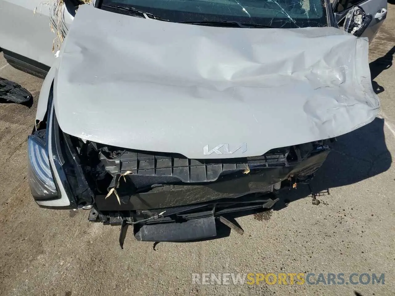 13 Photograph of a damaged car 5XYK6CDF2RG207326 KIA SPORTAGE X 2024