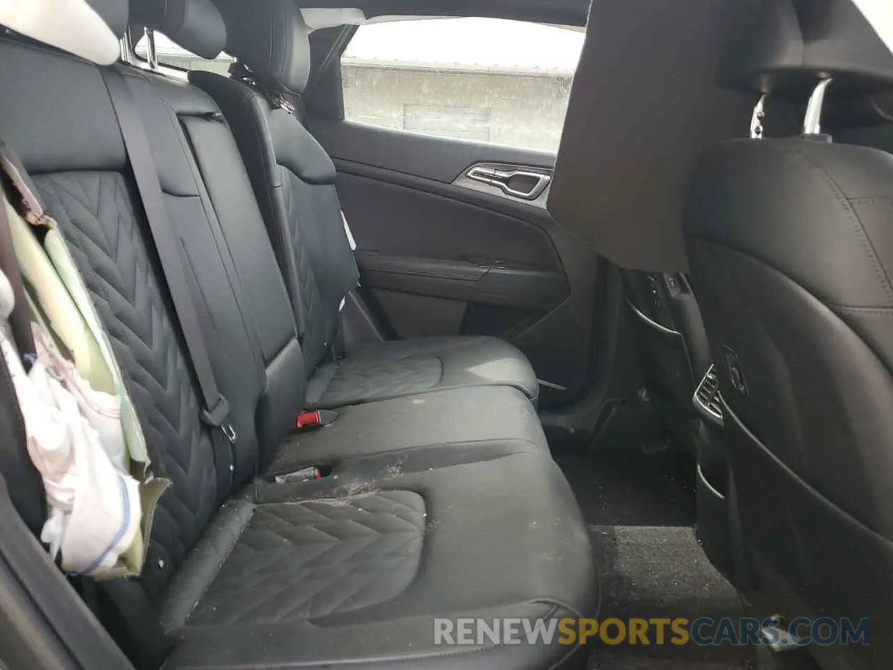11 Photograph of a damaged car 5XYK6CDF7RG217558 KIA SPORTAGE X 2024