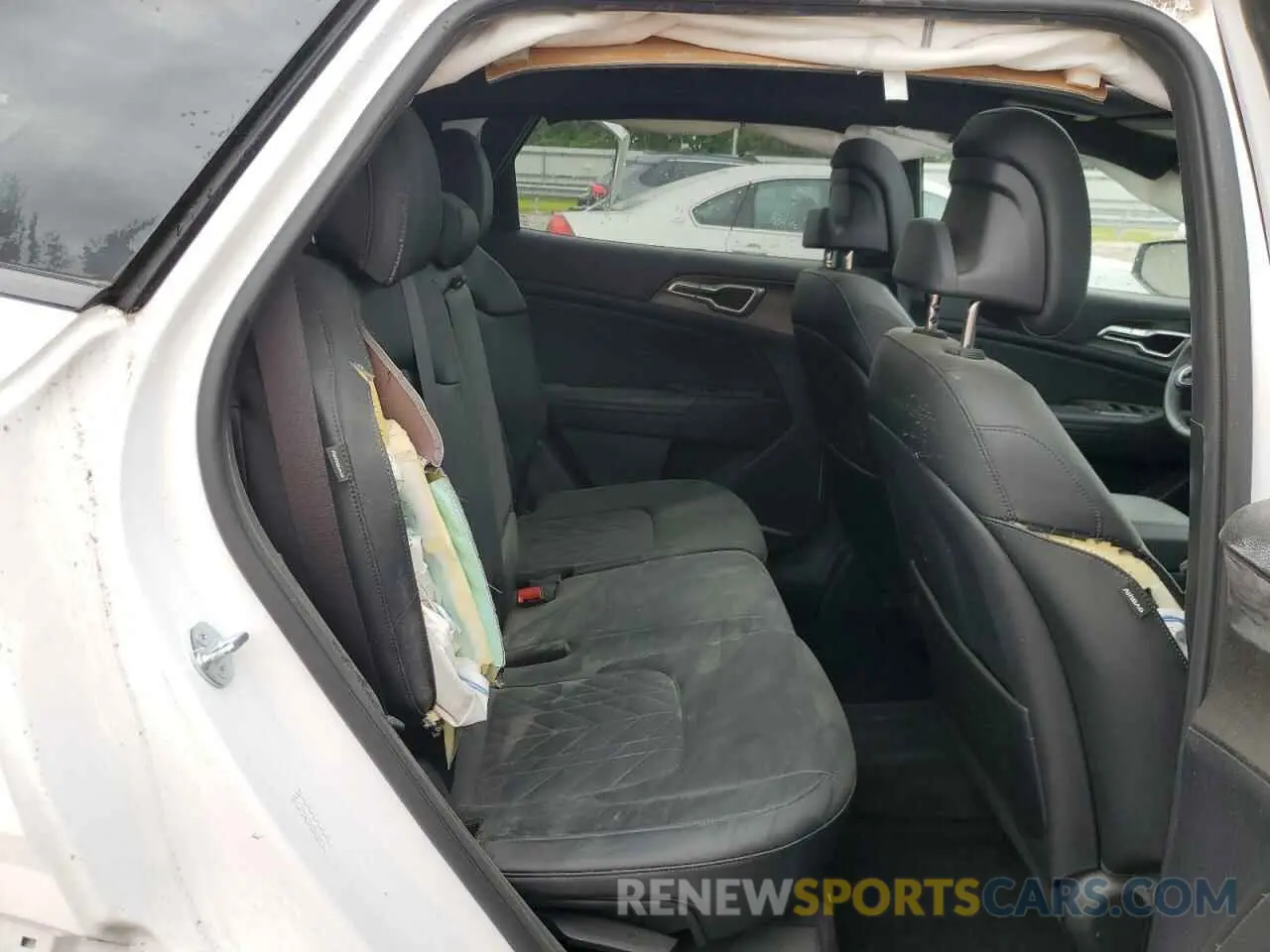 11 Photograph of a damaged car 5XYK6CDFXRG152060 KIA SPORTAGE X 2024
