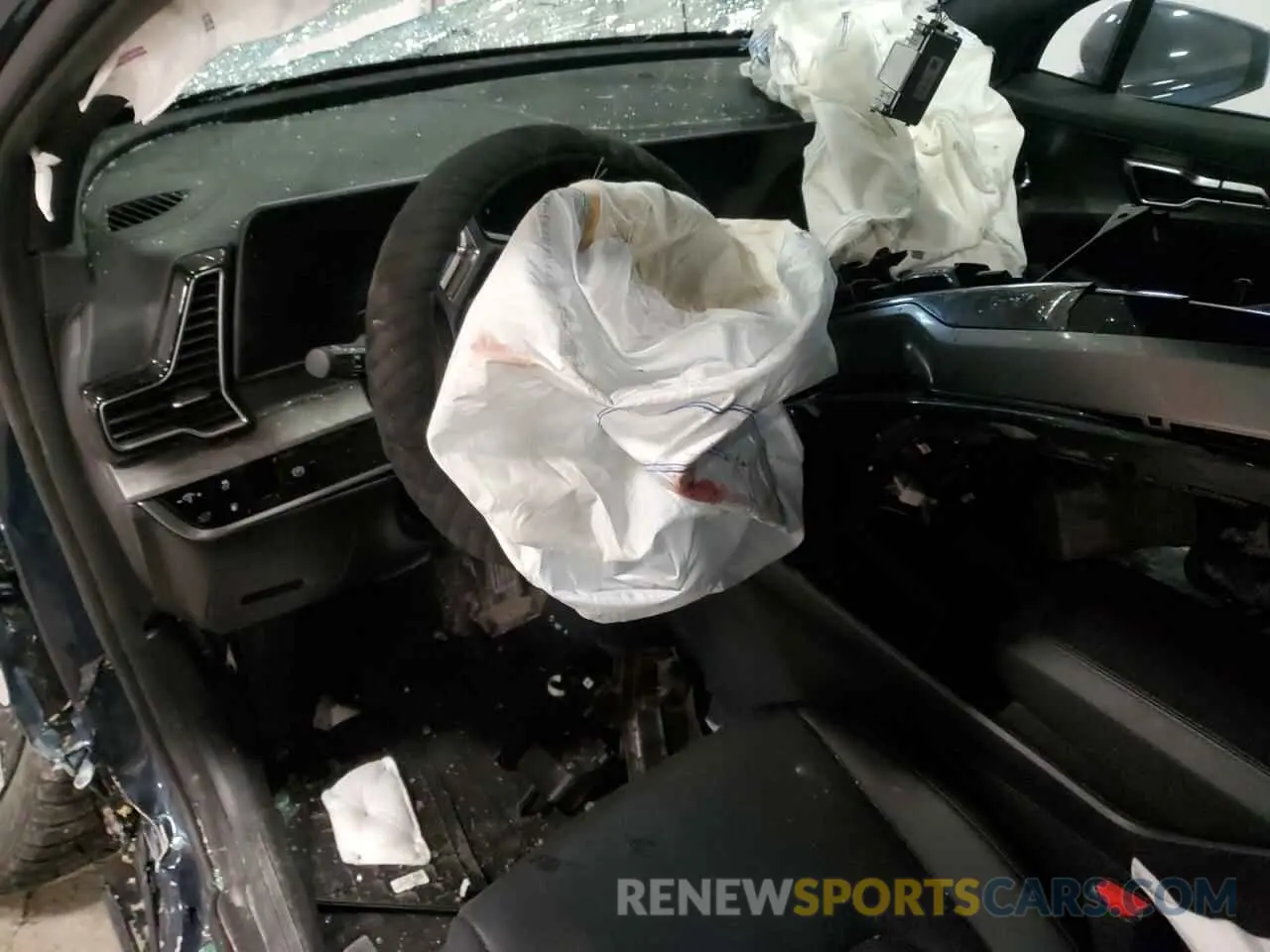8 Photograph of a damaged car KNDPYDDHXR7153892 KIA SPORTAGE X 2024