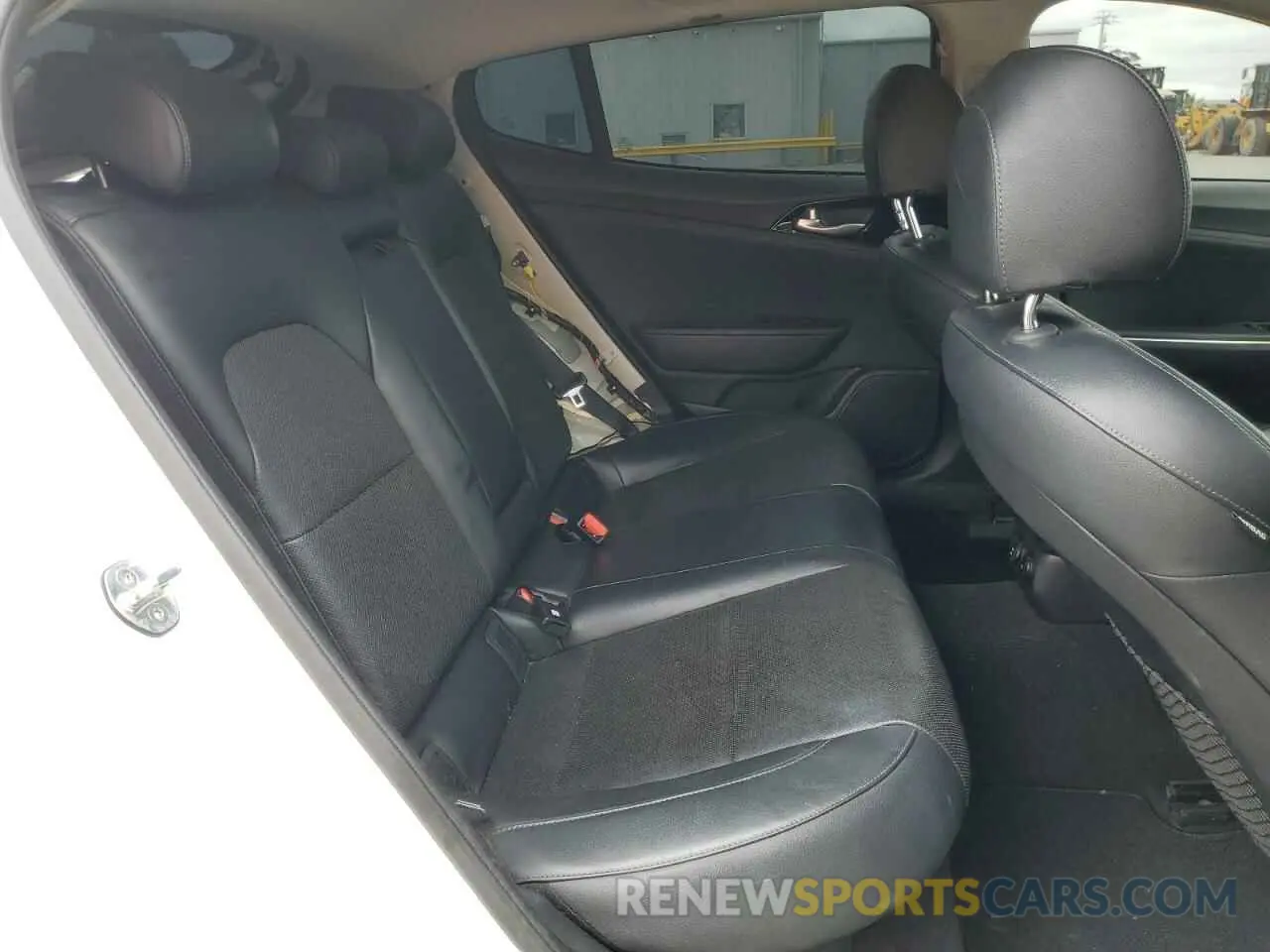 10 Photograph of a damaged car KNAE15LA0K6051452 KIA STINGER 2019