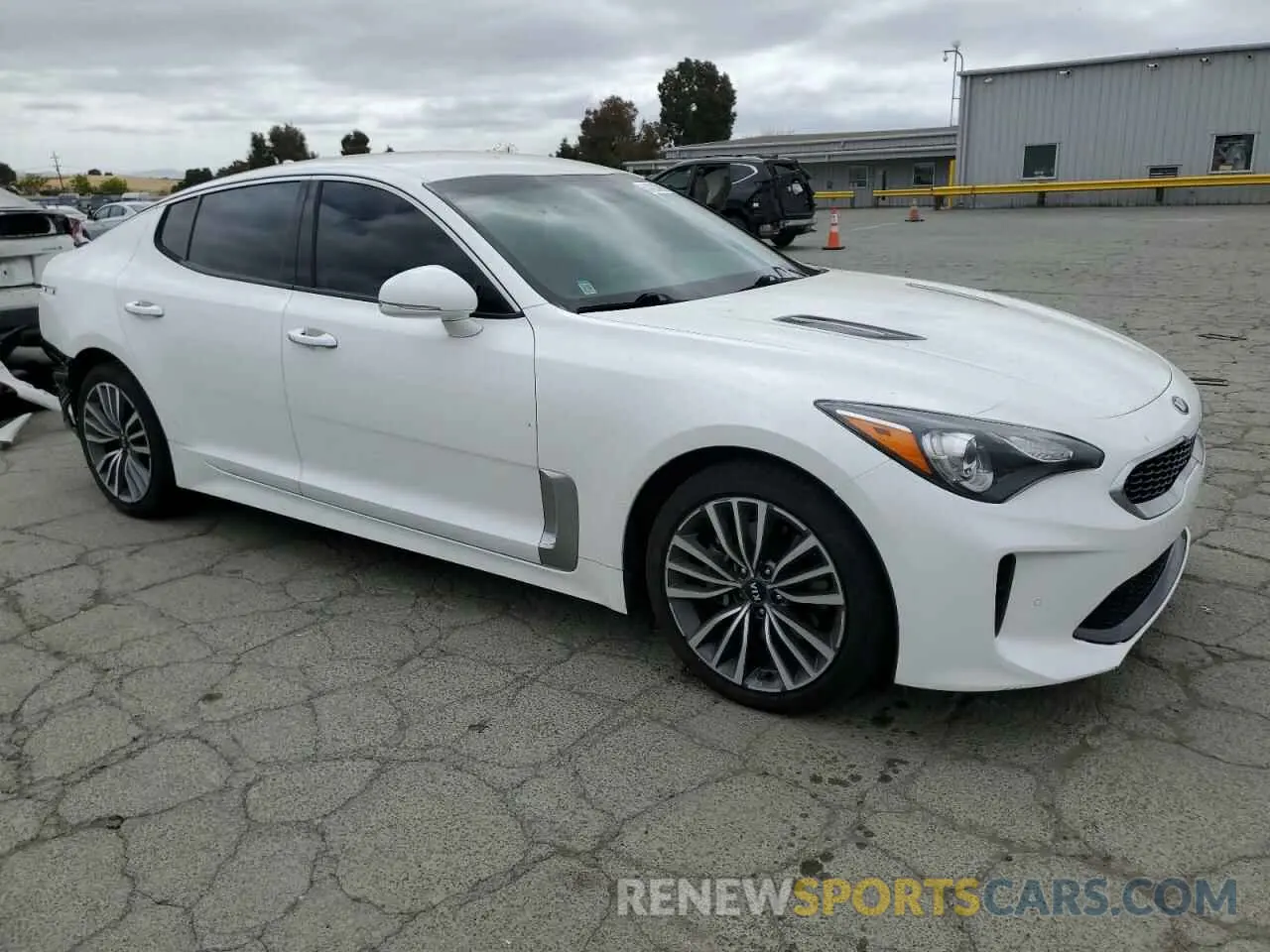 4 Photograph of a damaged car KNAE15LA0K6051452 KIA STINGER 2019