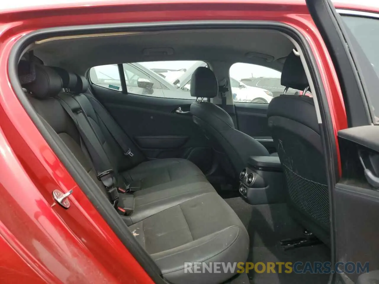 10 Photograph of a damaged car KNAE15LA1K6043800 KIA STINGER 2019