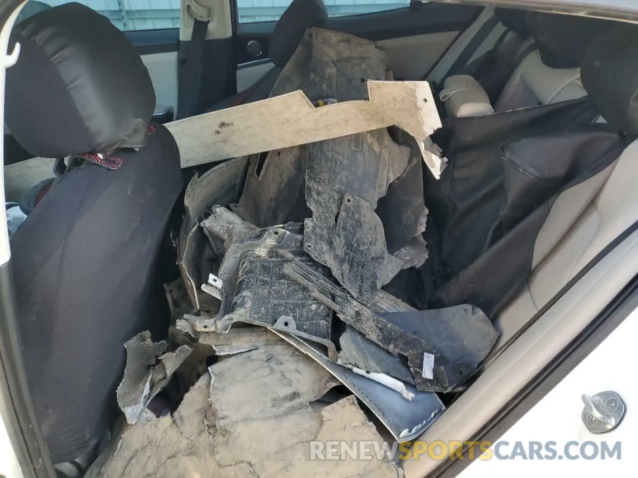 10 Photograph of a damaged car KNAE15LA1K6064422 KIA STINGER 2019