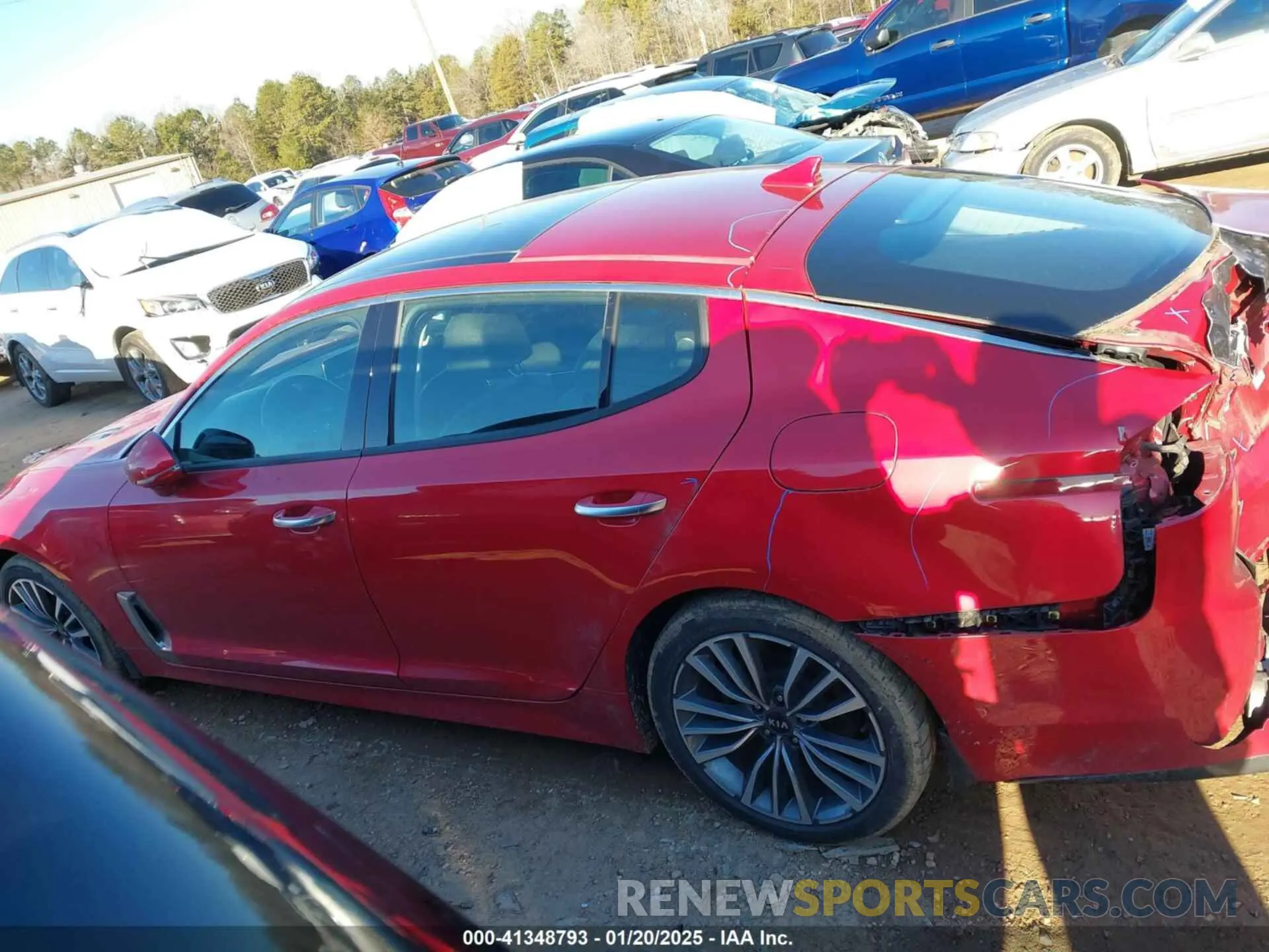 15 Photograph of a damaged car KNAE15LA2K6046124 KIA STINGER 2019