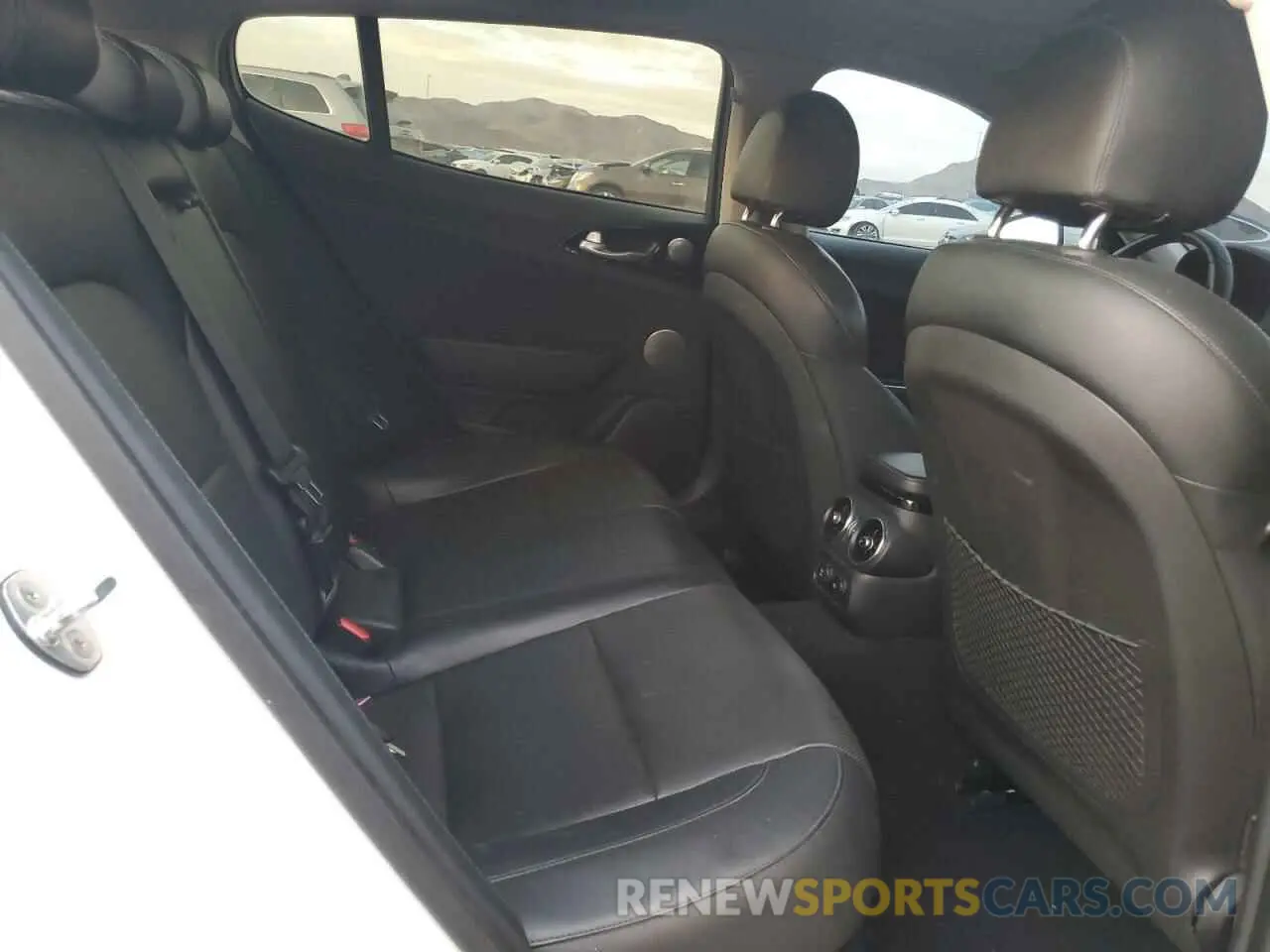 10 Photograph of a damaged car KNAE15LA6K6047955 KIA STINGER 2019