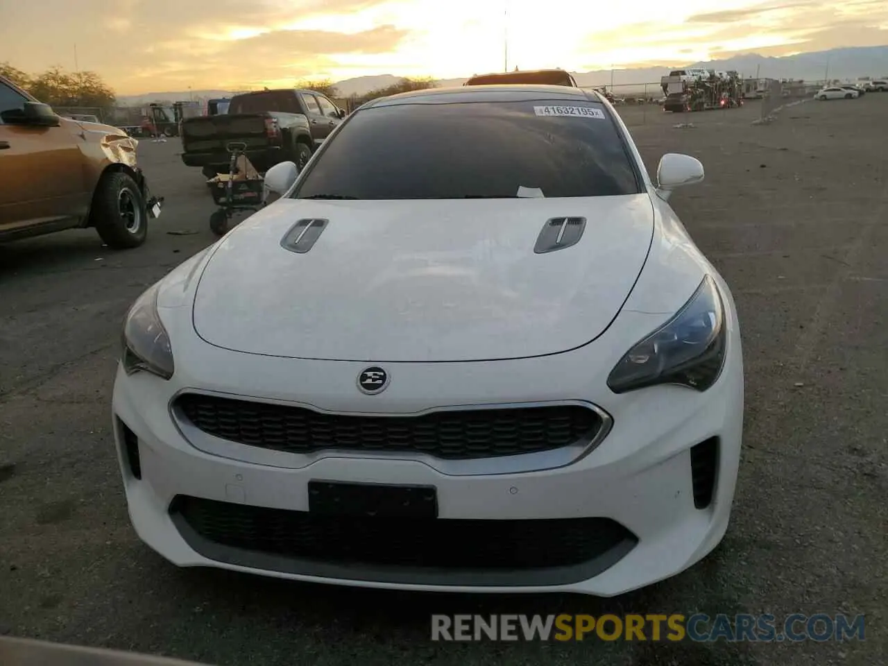 5 Photograph of a damaged car KNAE15LA6K6047955 KIA STINGER 2019