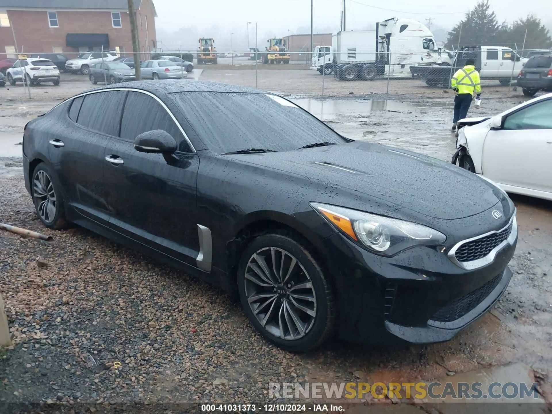 1 Photograph of a damaged car KNAE15LA6K6069504 KIA STINGER 2019