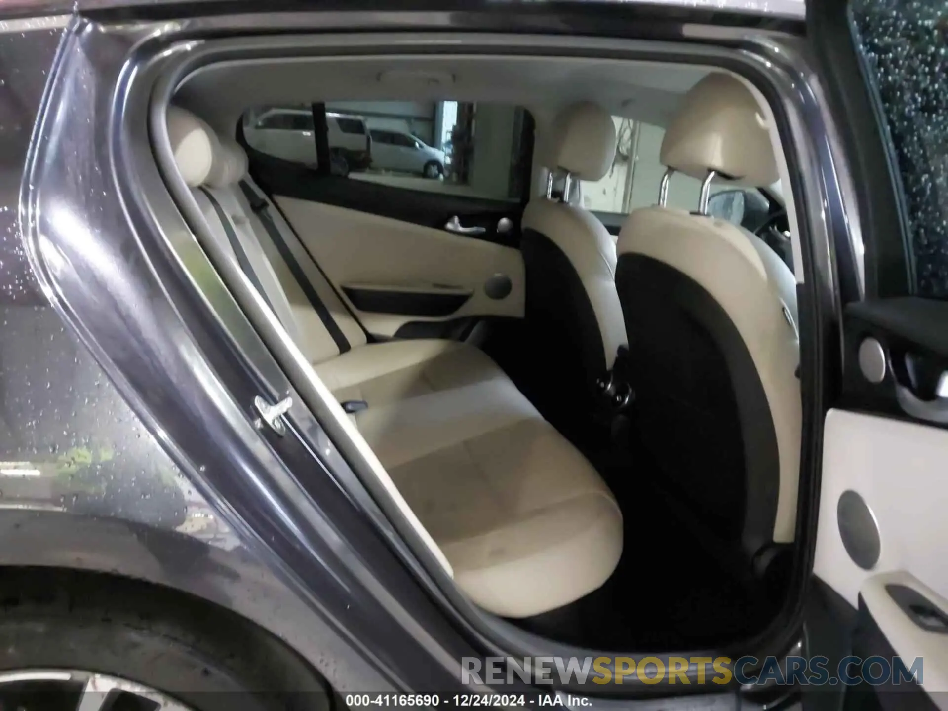 8 Photograph of a damaged car KNAE15LA8K6062411 KIA STINGER 2019