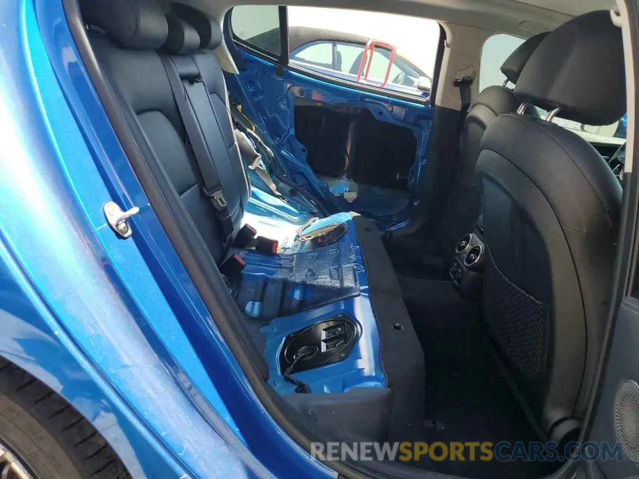 10 Photograph of a damaged car KNAE15LA9K6067794 KIA STINGER 2019