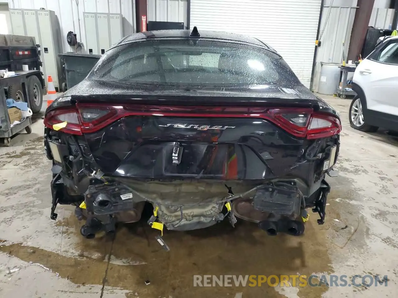 6 Photograph of a damaged car KNAE25LA3K6063706 KIA STINGER 2019