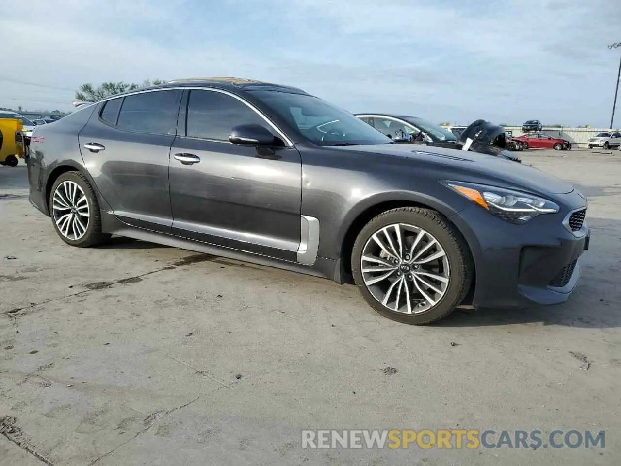 4 Photograph of a damaged car KNAE25LA3K6063799 KIA STINGER 2019