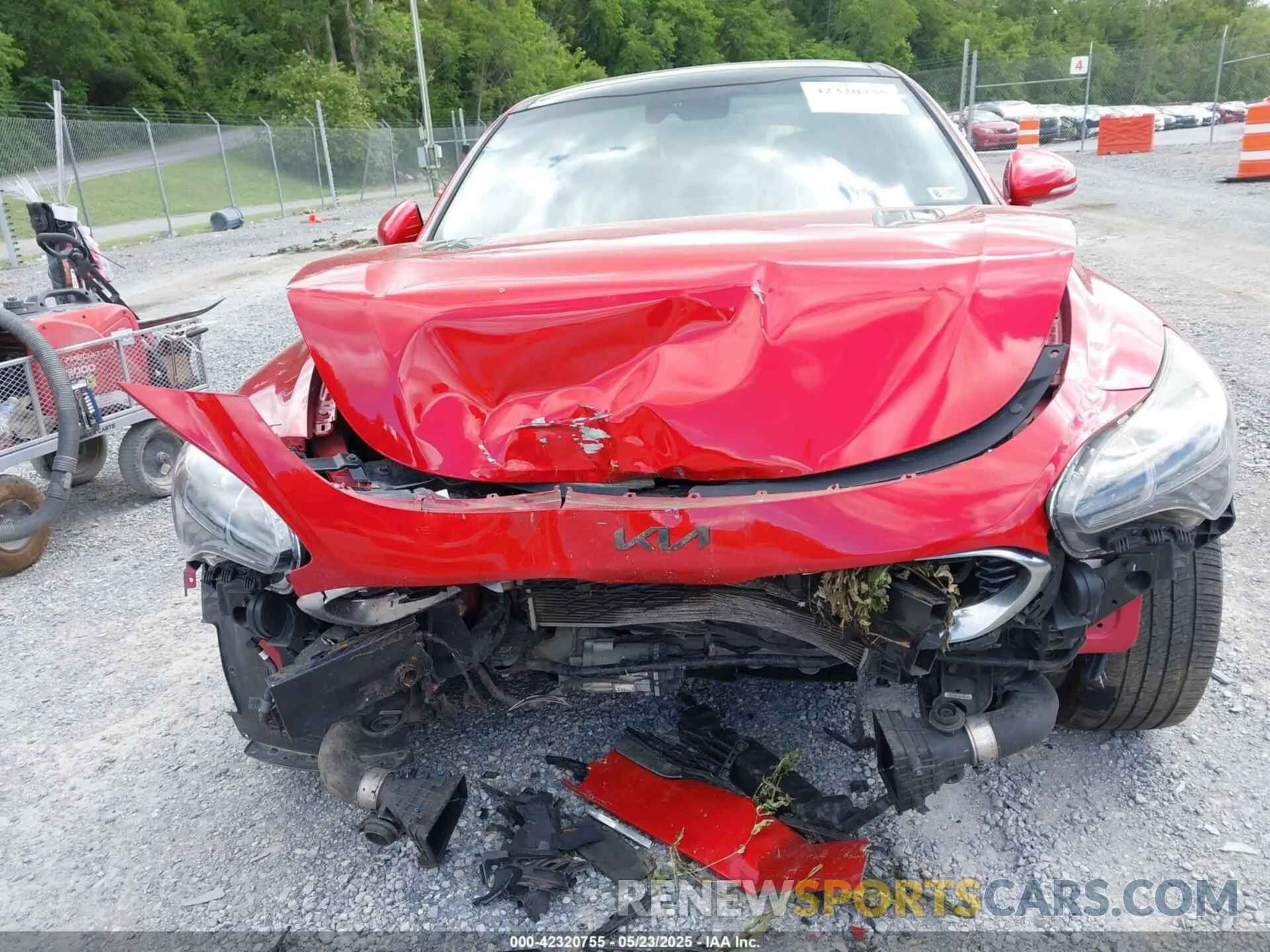 12 Photograph of a damaged car KNAE25LA4K6053833 KIA STINGER 2019