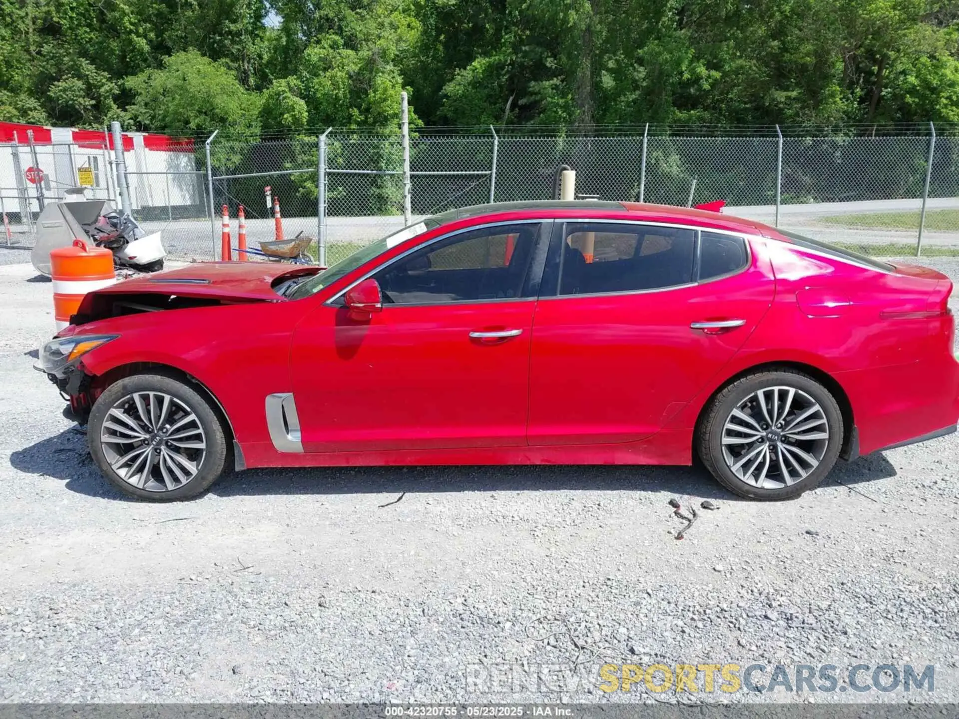 14 Photograph of a damaged car KNAE25LA4K6053833 KIA STINGER 2019