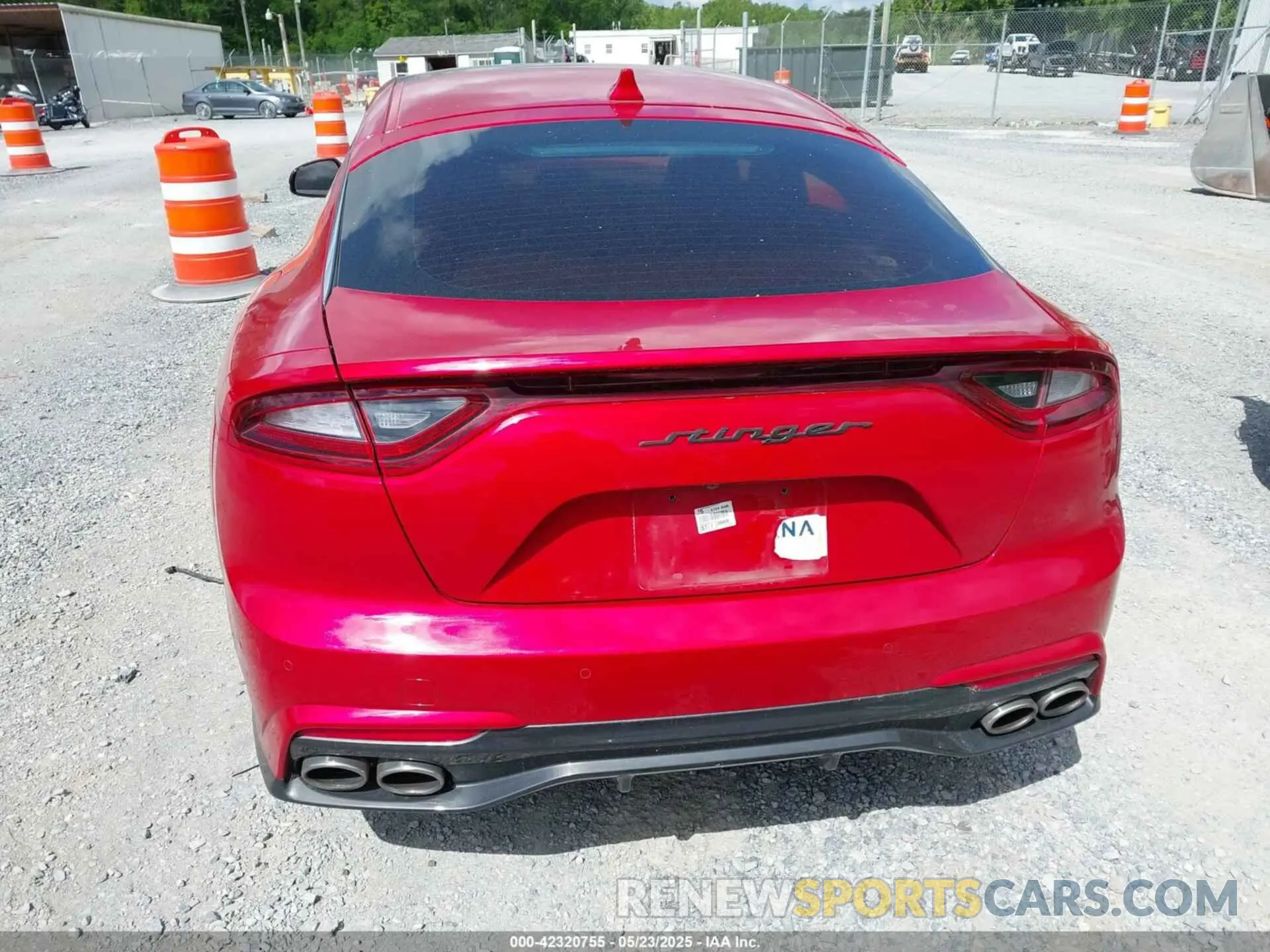 16 Photograph of a damaged car KNAE25LA4K6053833 KIA STINGER 2019