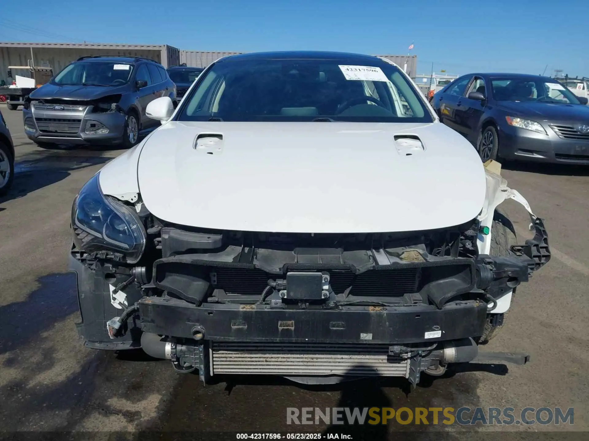 13 Photograph of a damaged car KNAE25LAXK6055019 KIA STINGER 2019