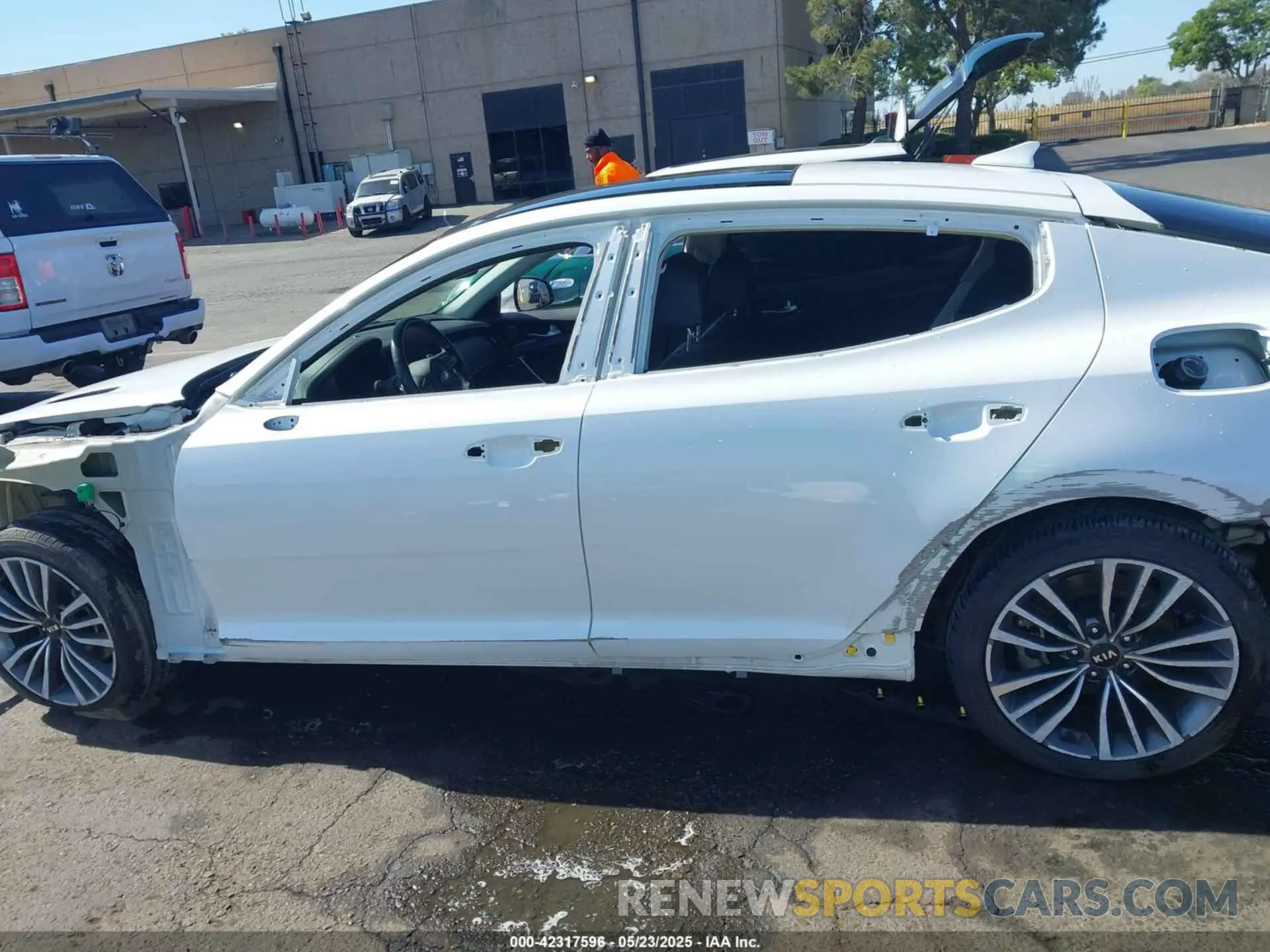 15 Photograph of a damaged car KNAE25LAXK6055019 KIA STINGER 2019