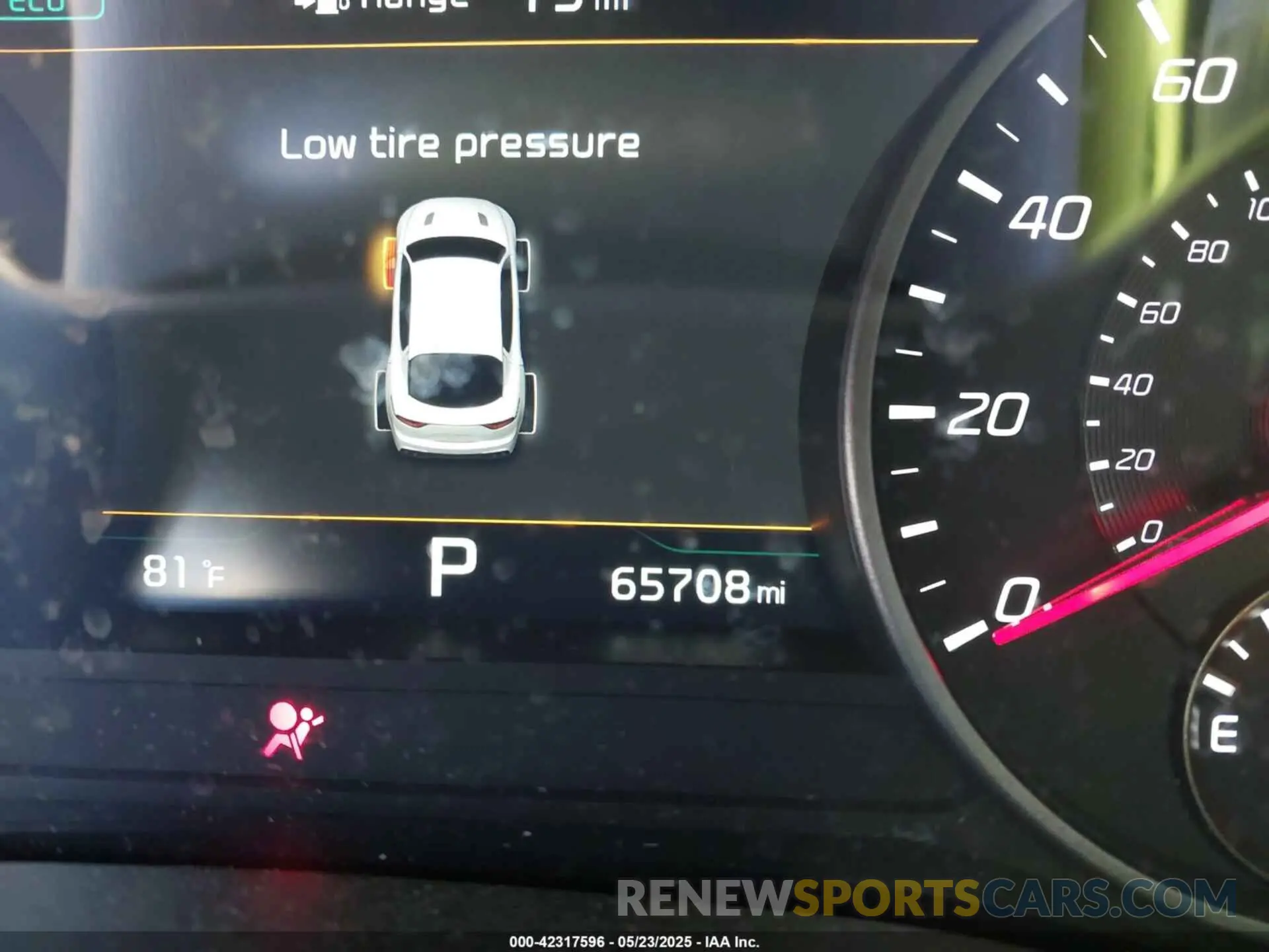 16 Photograph of a damaged car KNAE25LAXK6055019 KIA STINGER 2019
